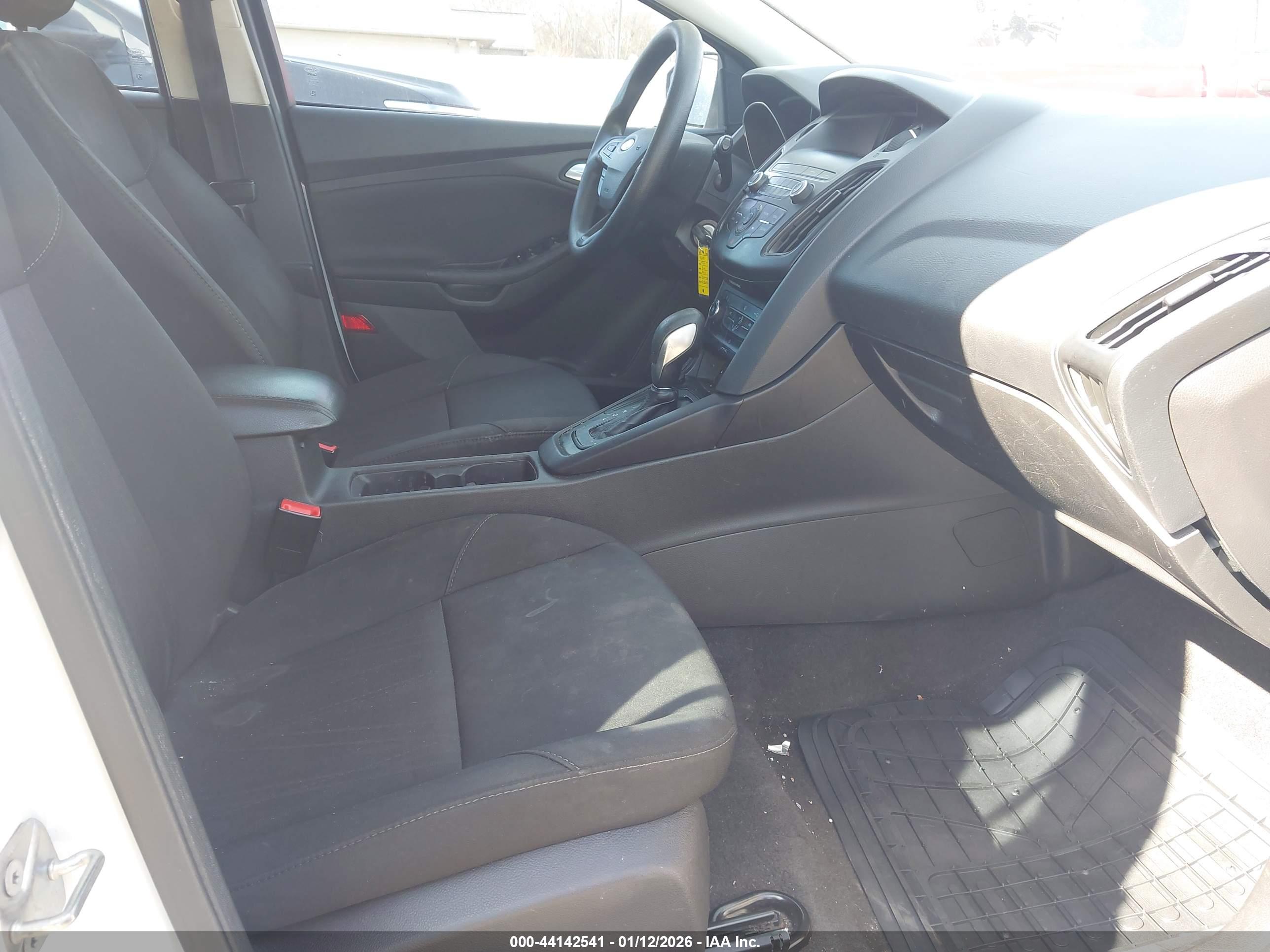 FORD FOCUS image 5