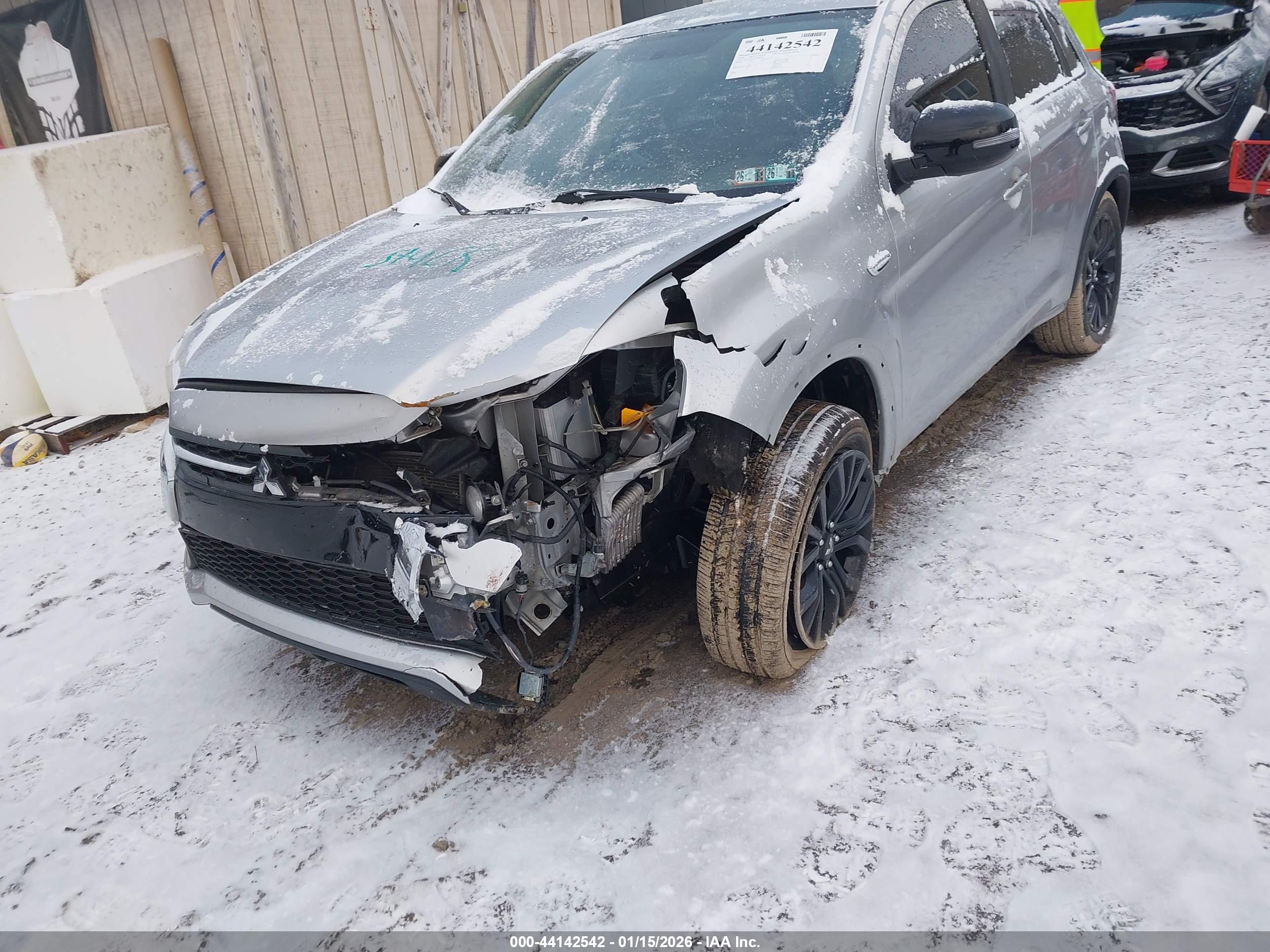 MITSUBISHI OUTLANDER image 6