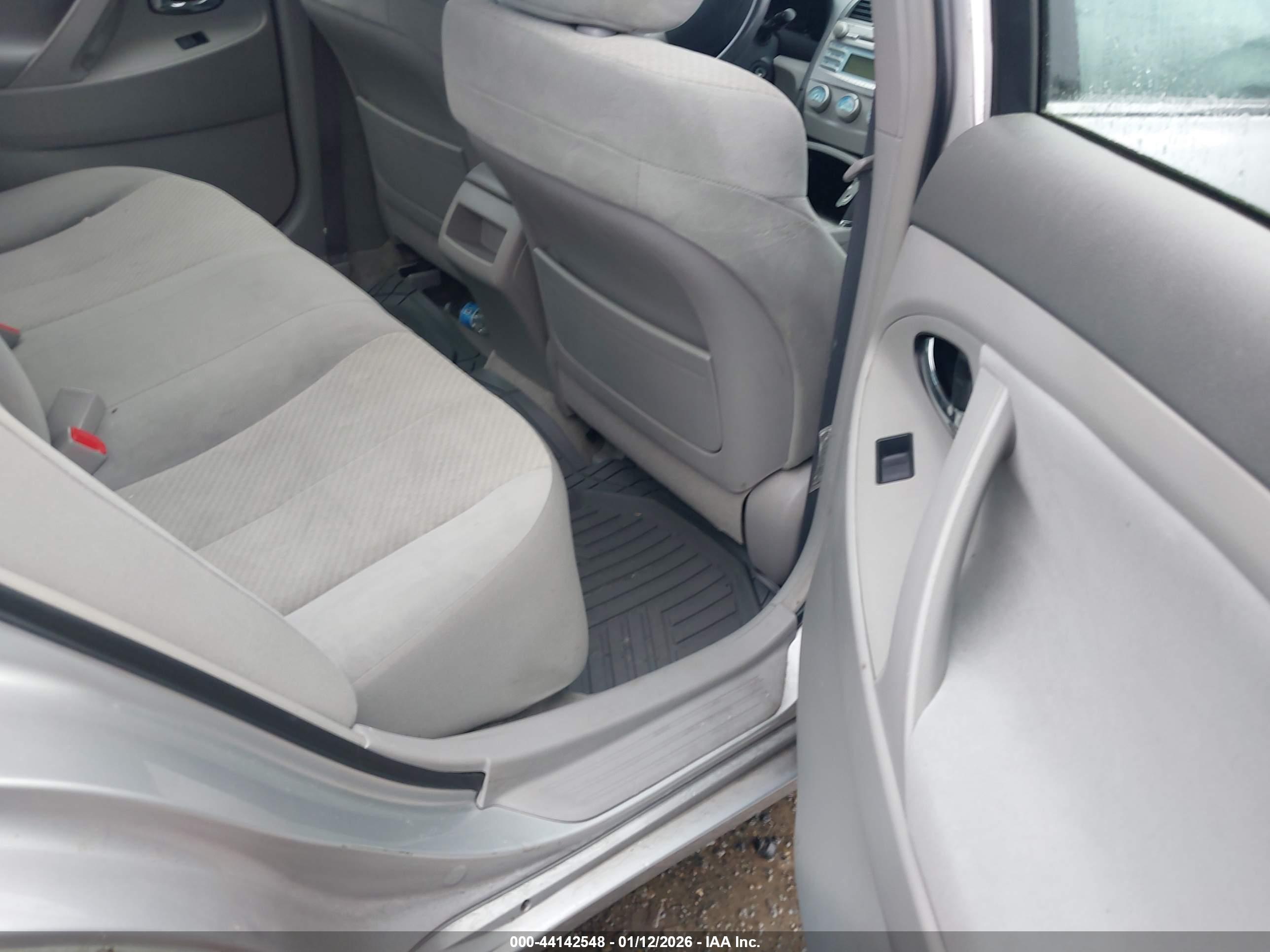 TOYOTA CAMRY image 8