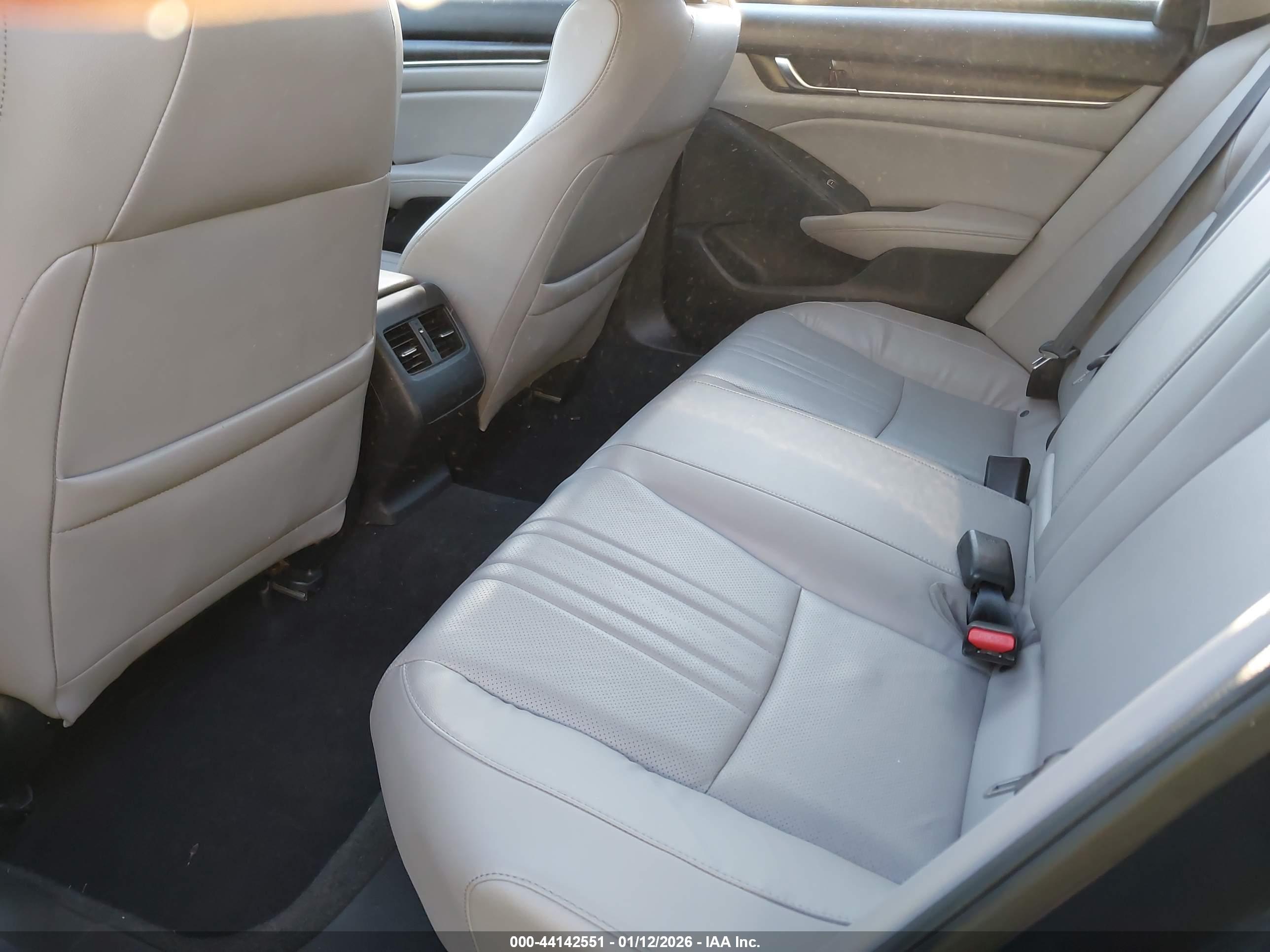 HONDA ACCORD image 8