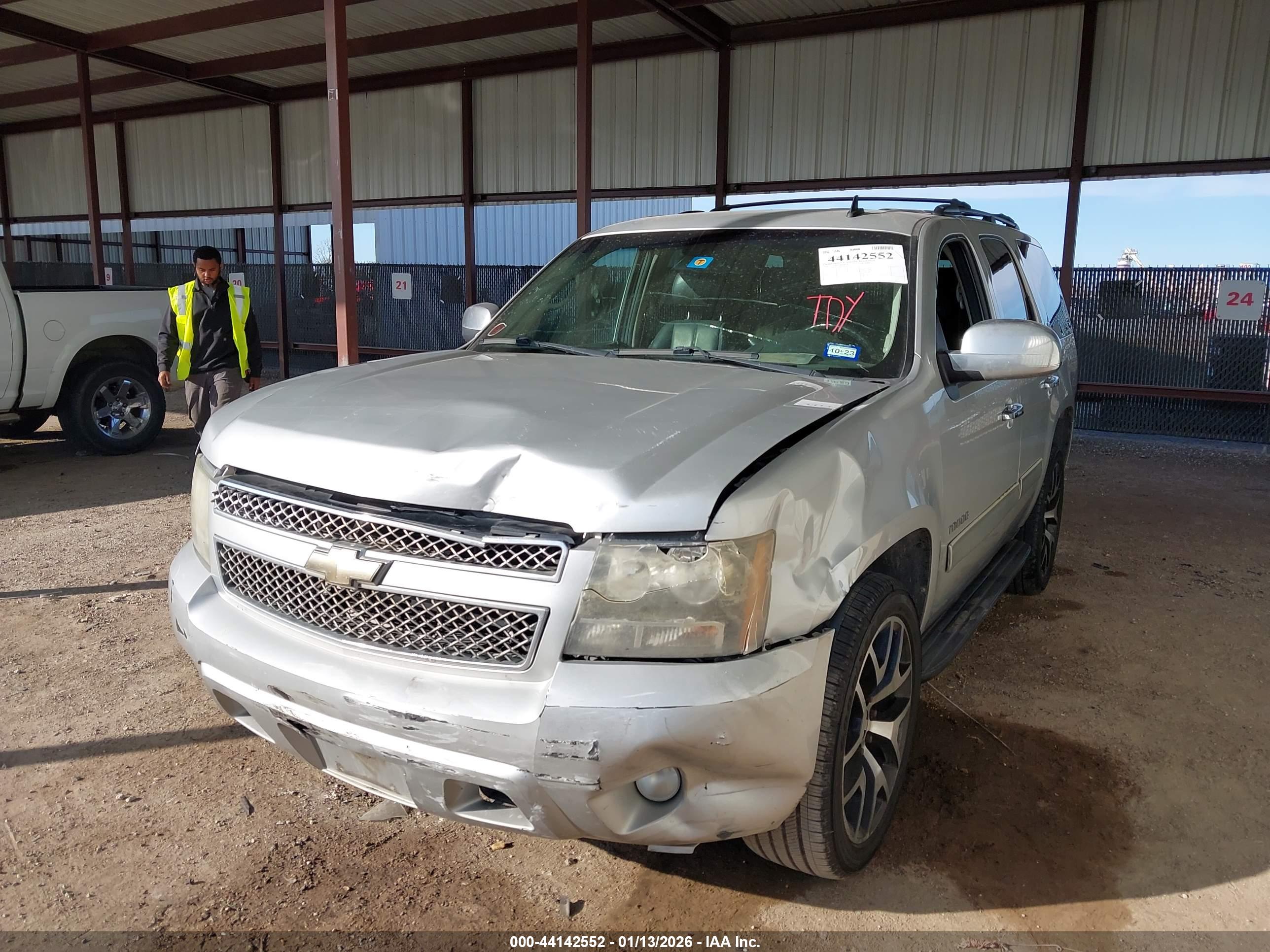 CHEVROLET TAHOE image 2