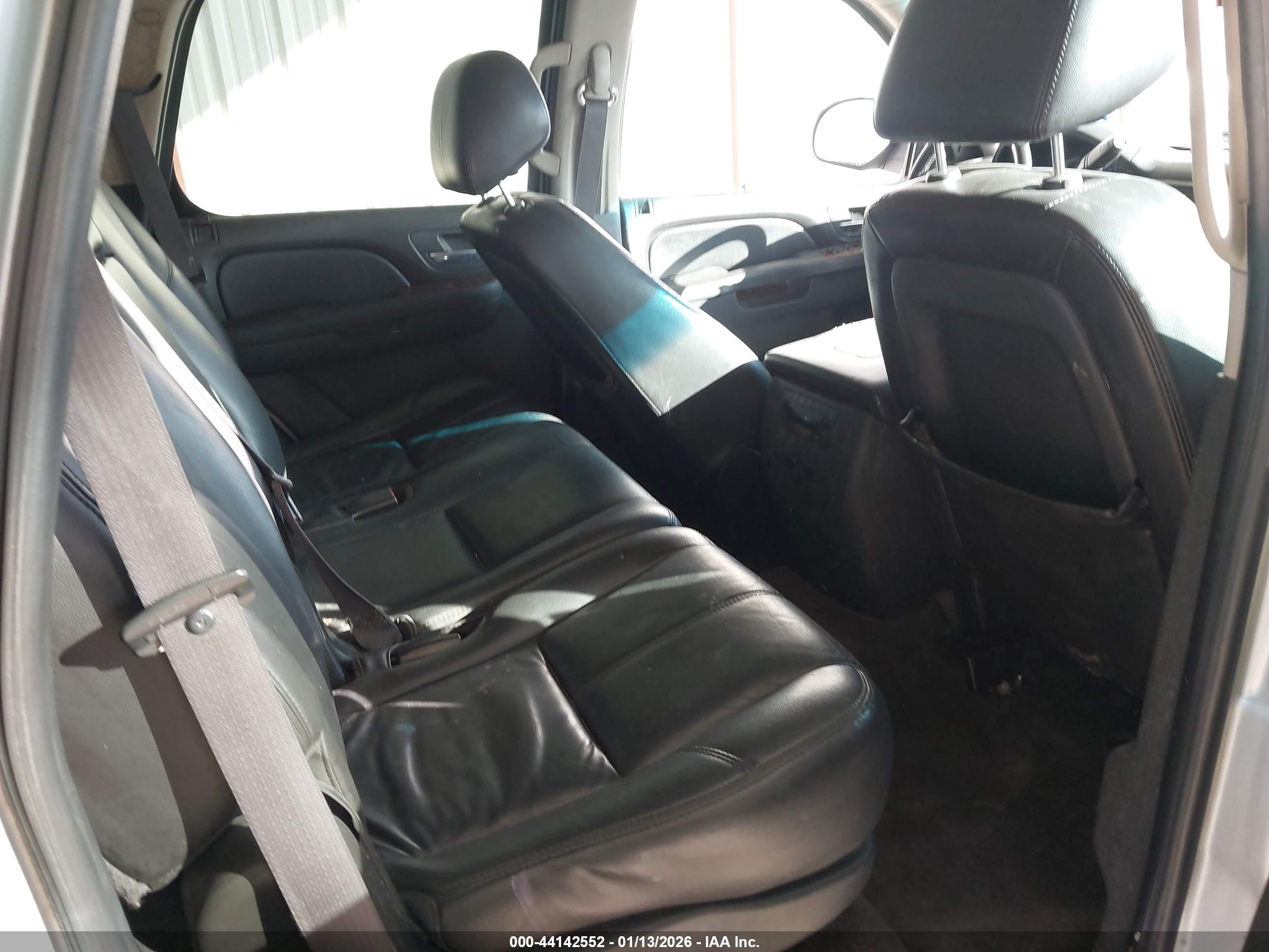 CHEVROLET TAHOE image 8