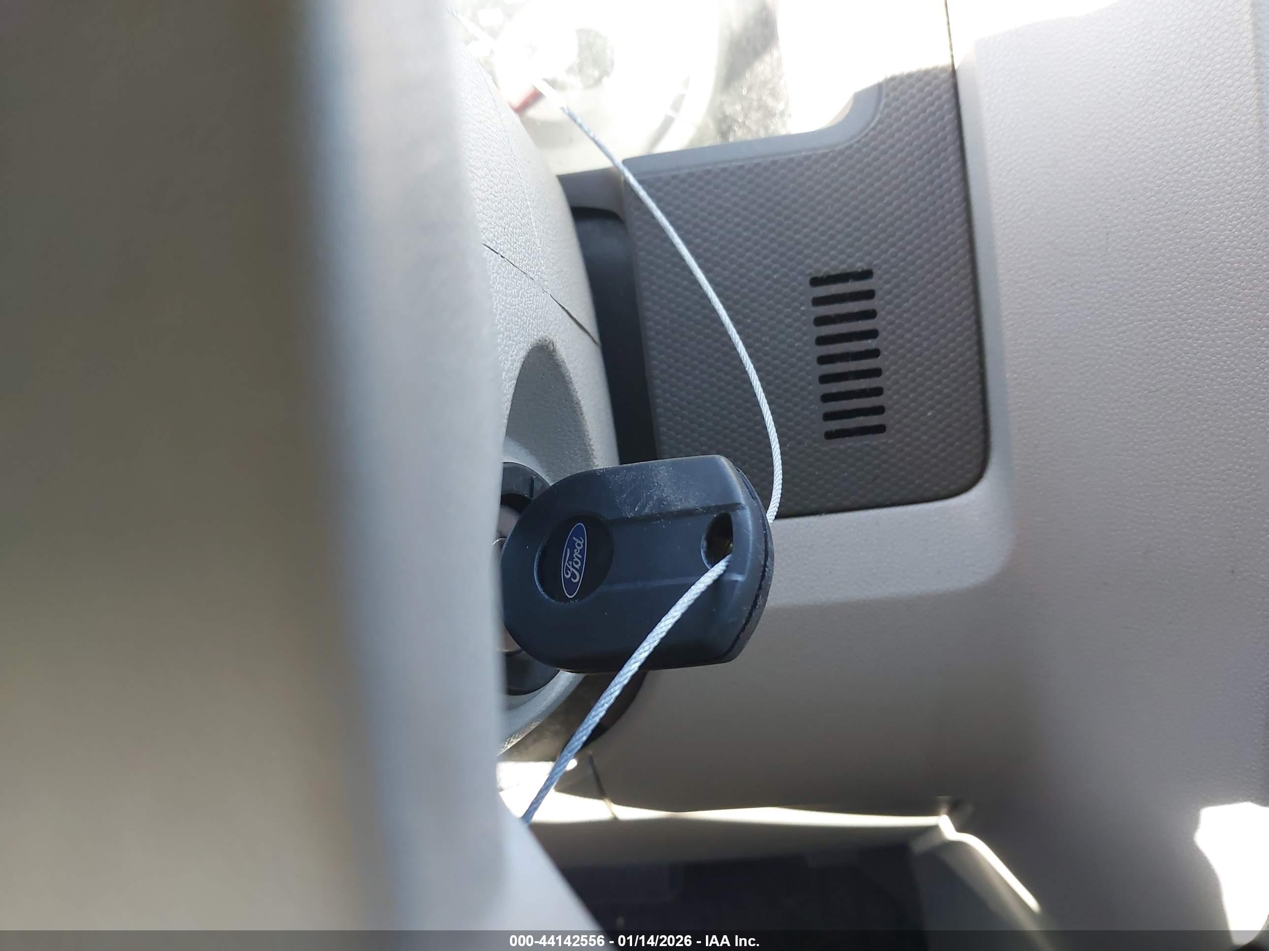 FORD ESCAPE image 11