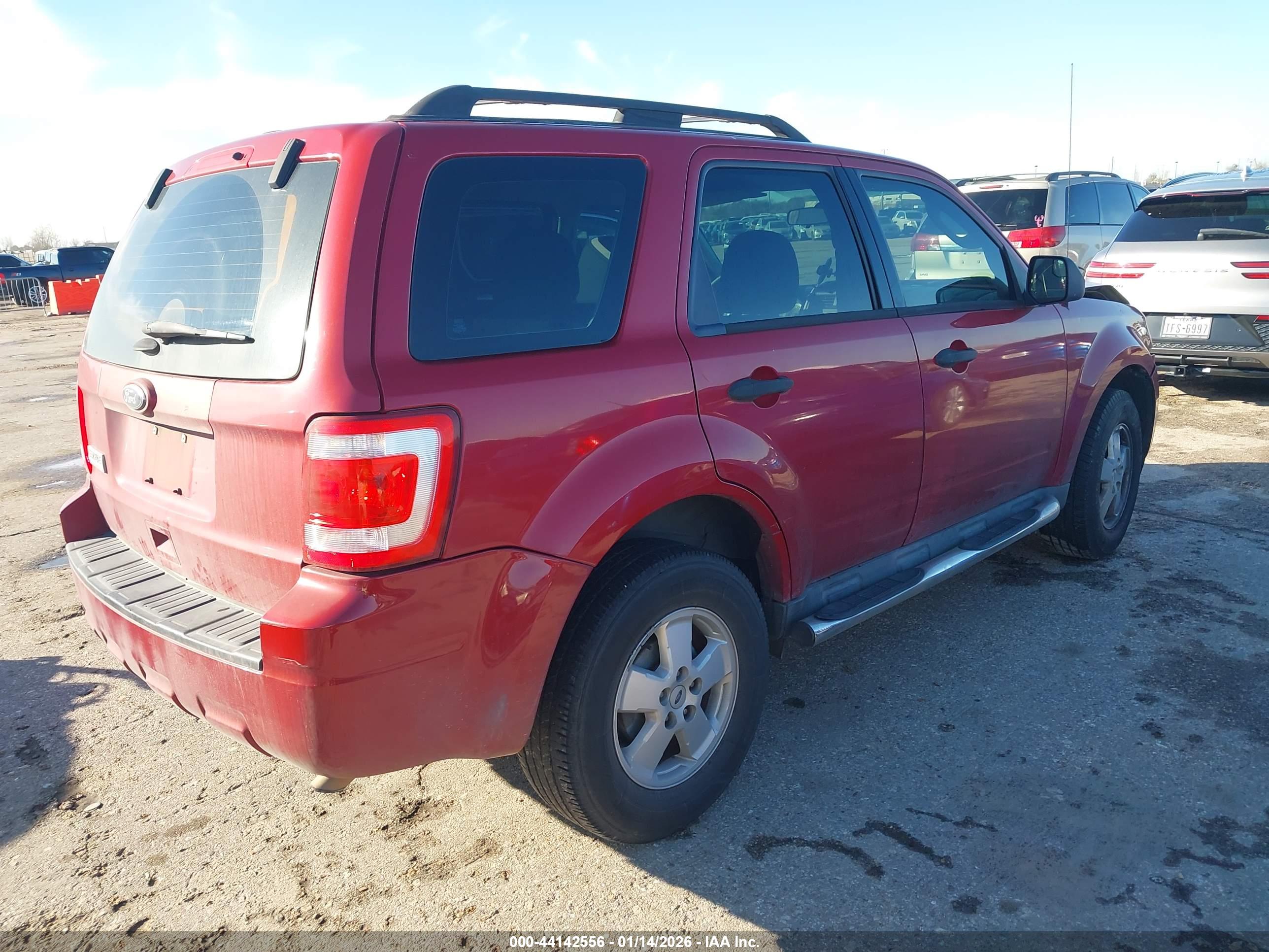 FORD ESCAPE image 4