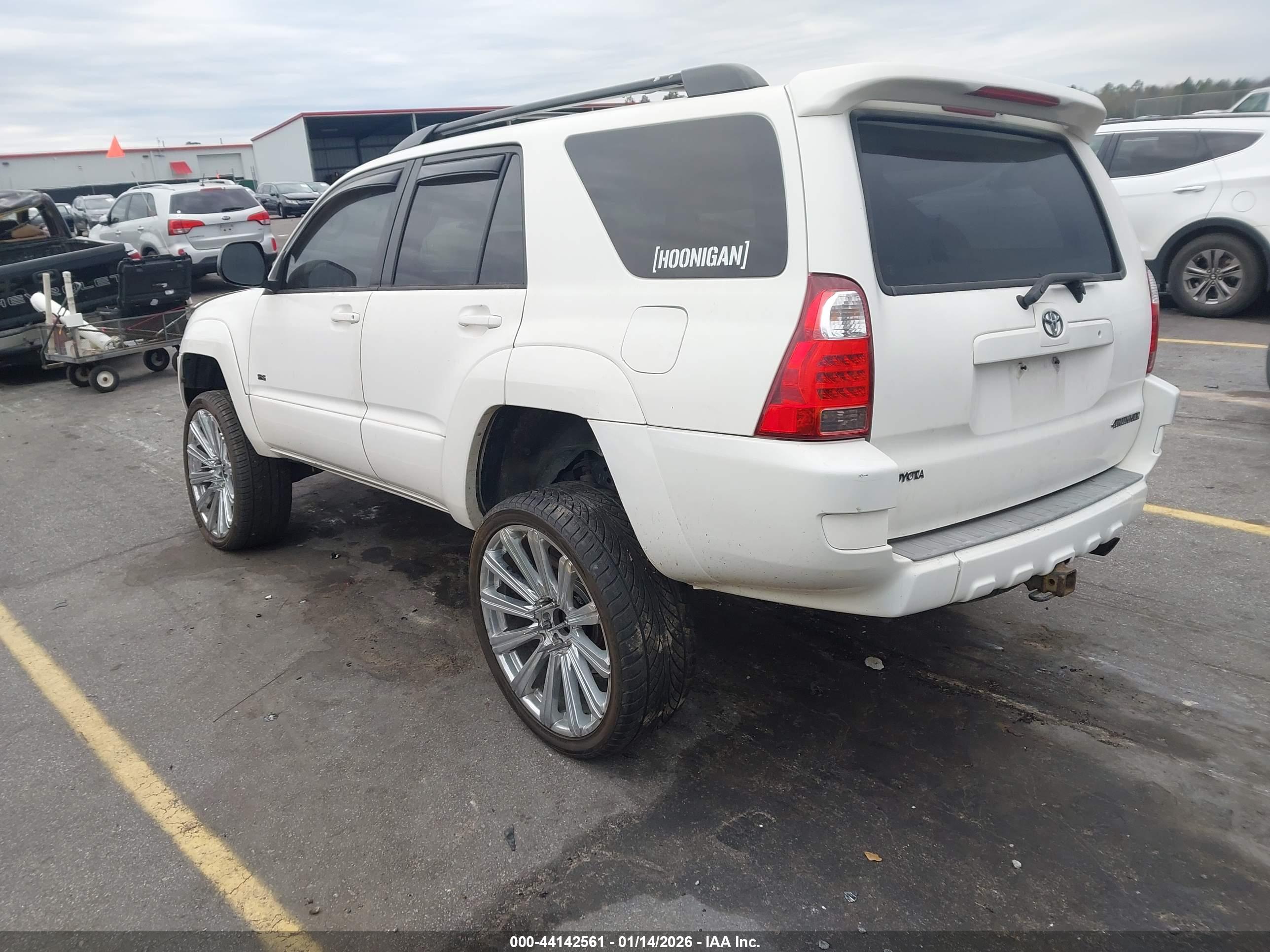 TOYOTA 4RUNNER image 3