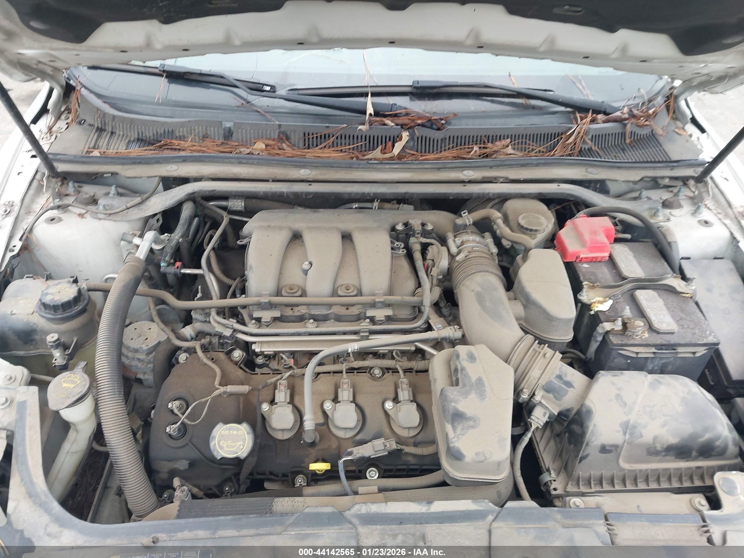 FORD TAURUS image 10