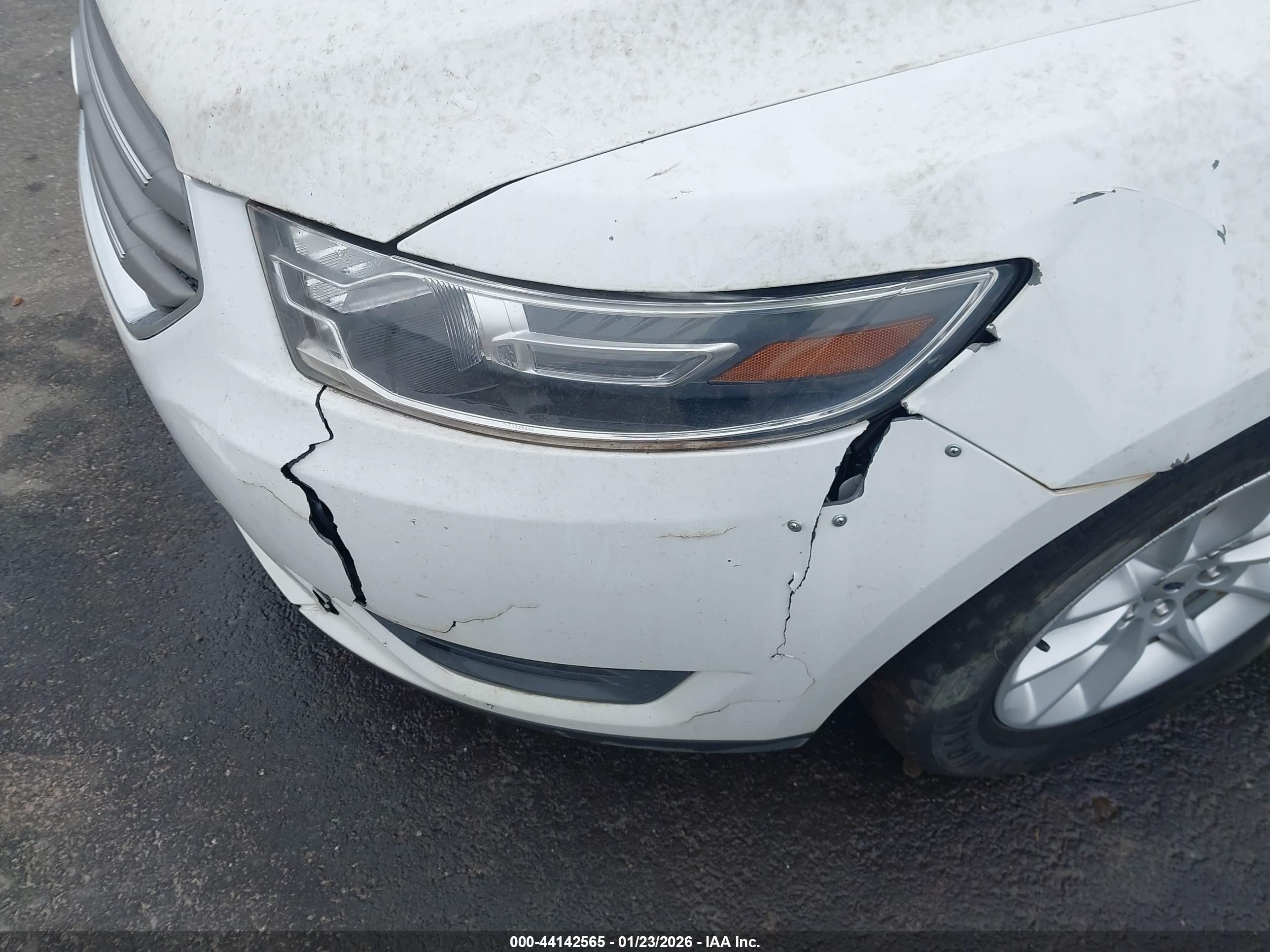 FORD TAURUS image 6