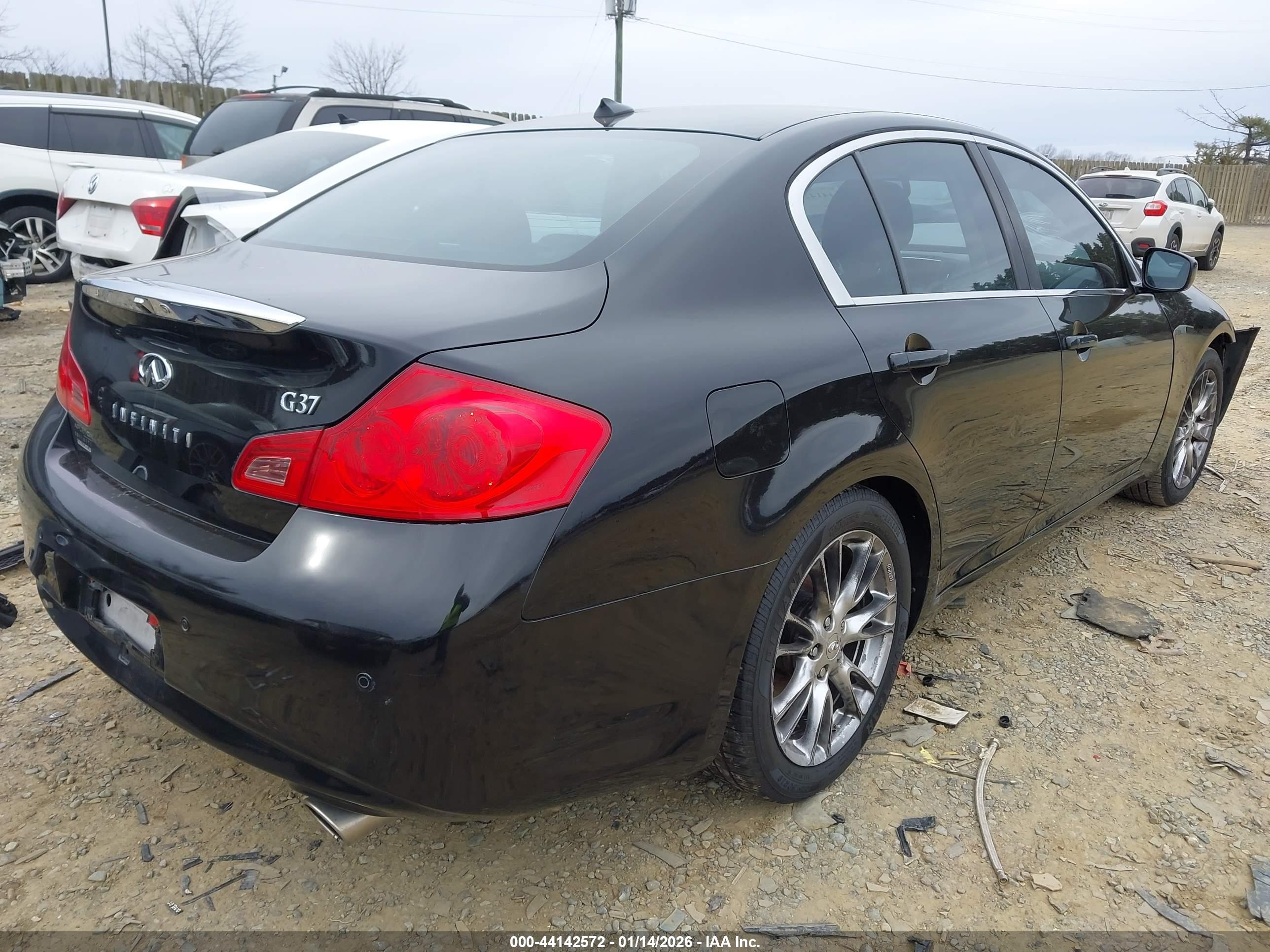 INFINITI G37 image 4