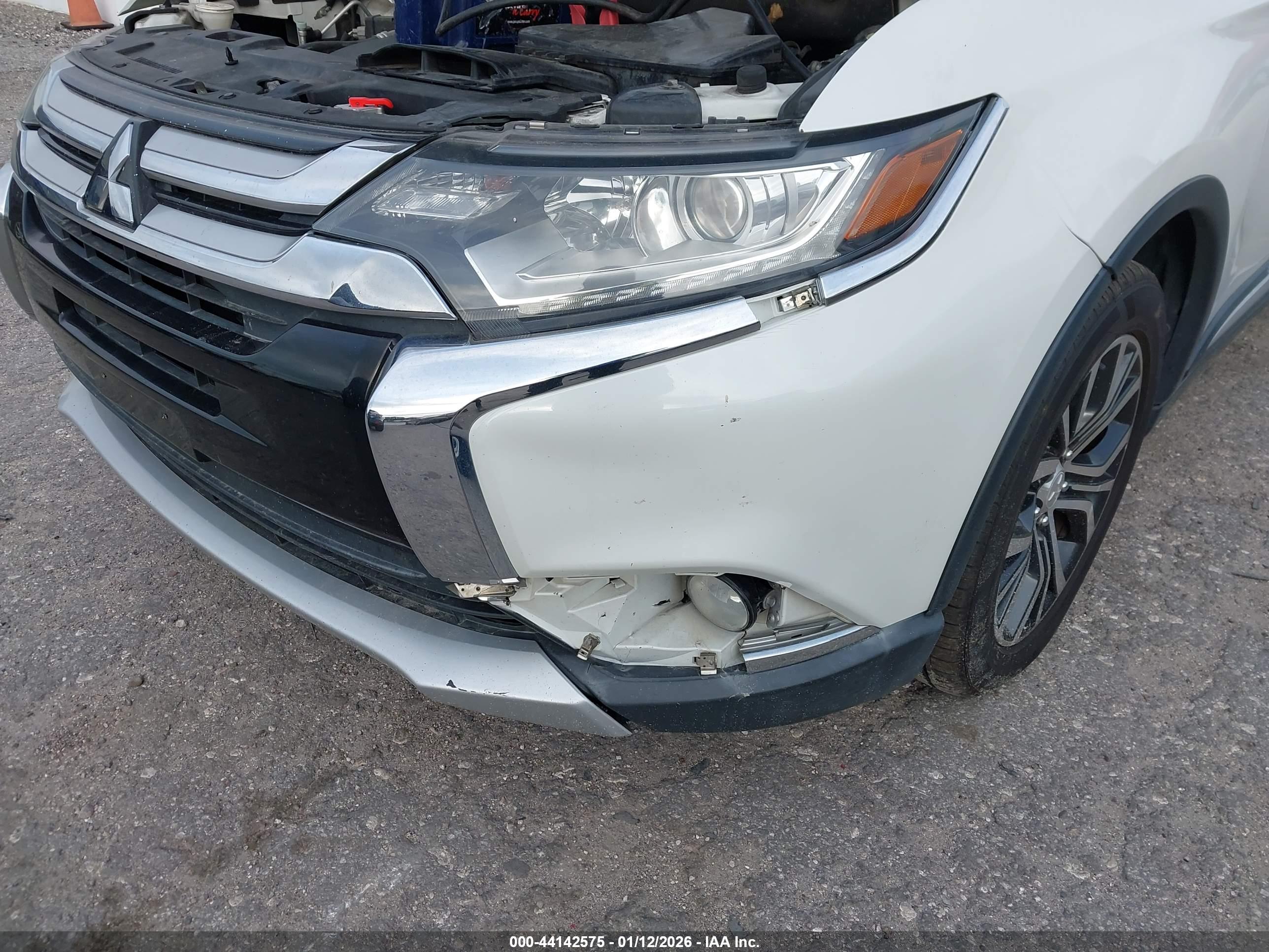 MITSUBISHI OUTLANDER image 6