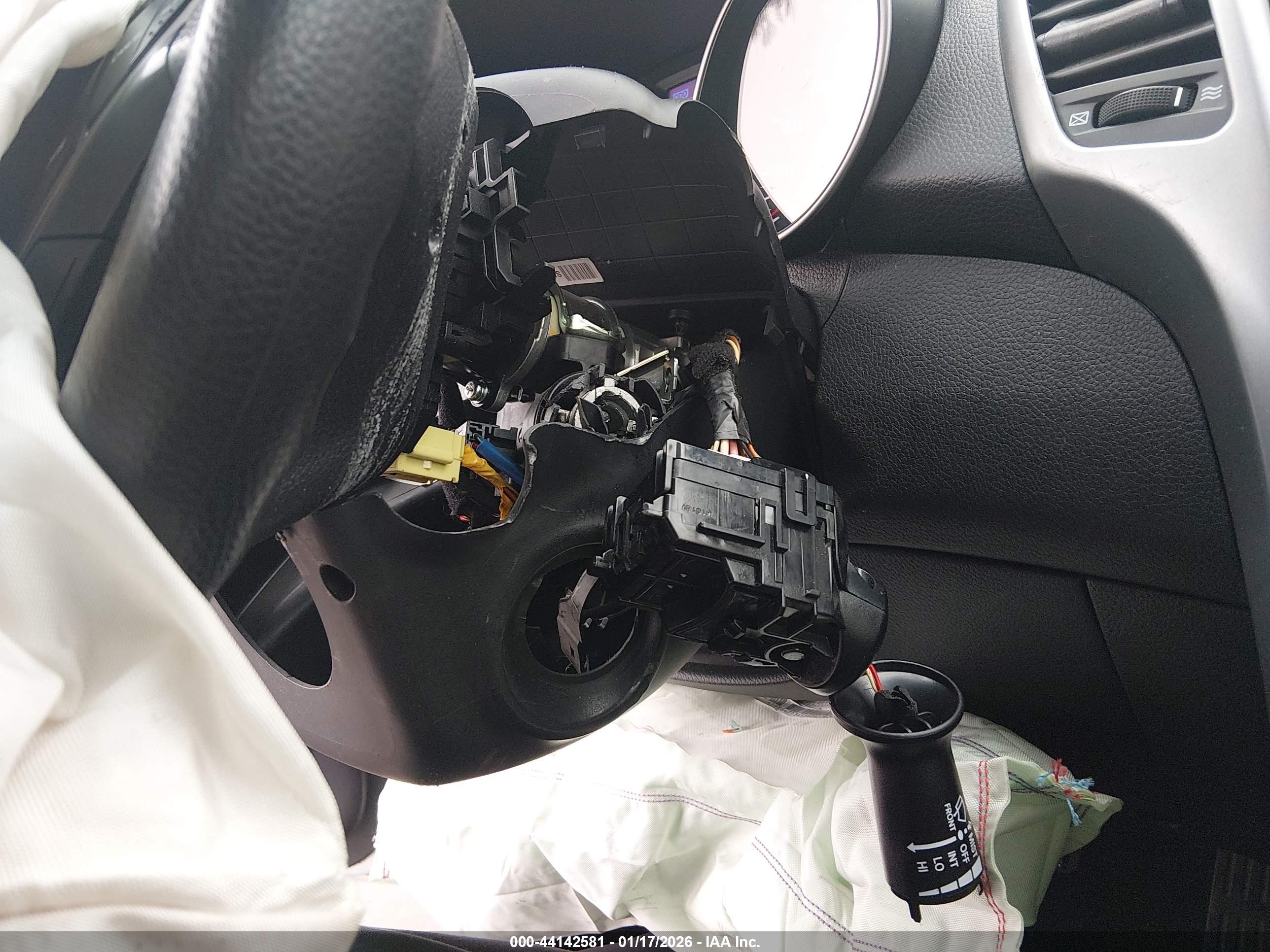 HYUNDAI ELANTRA image 11