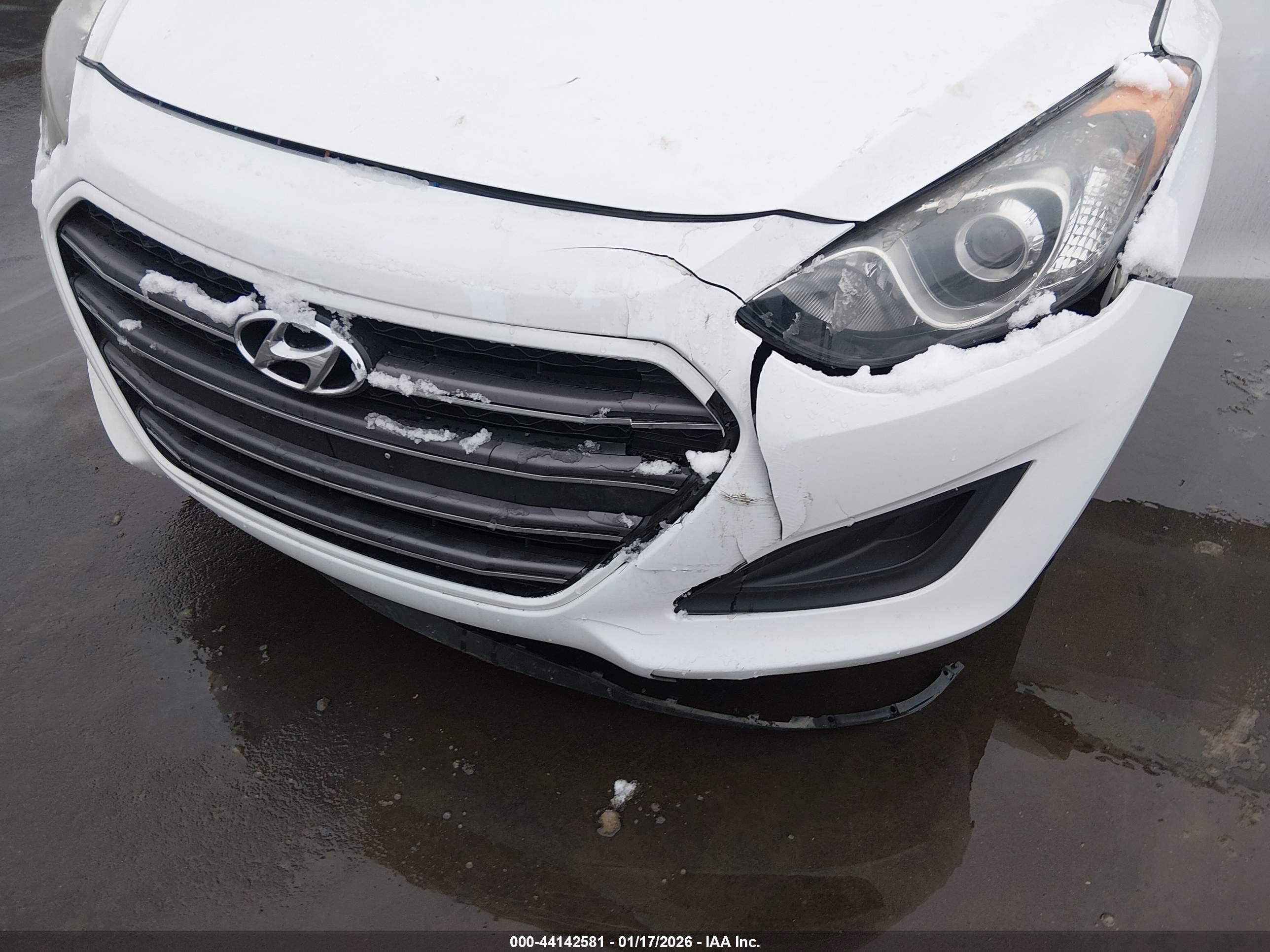 HYUNDAI ELANTRA image 6