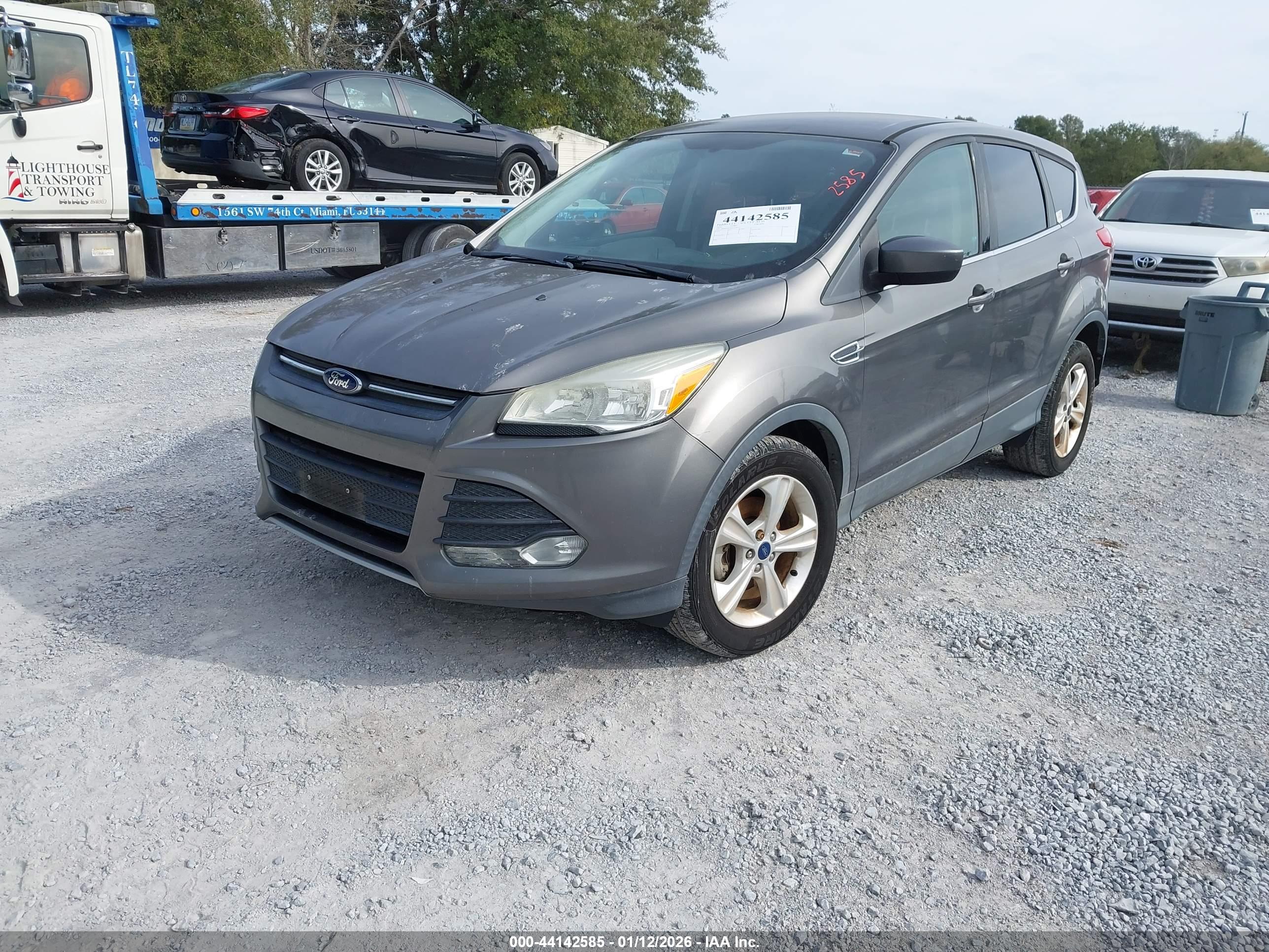 FORD ESCAPE image 2