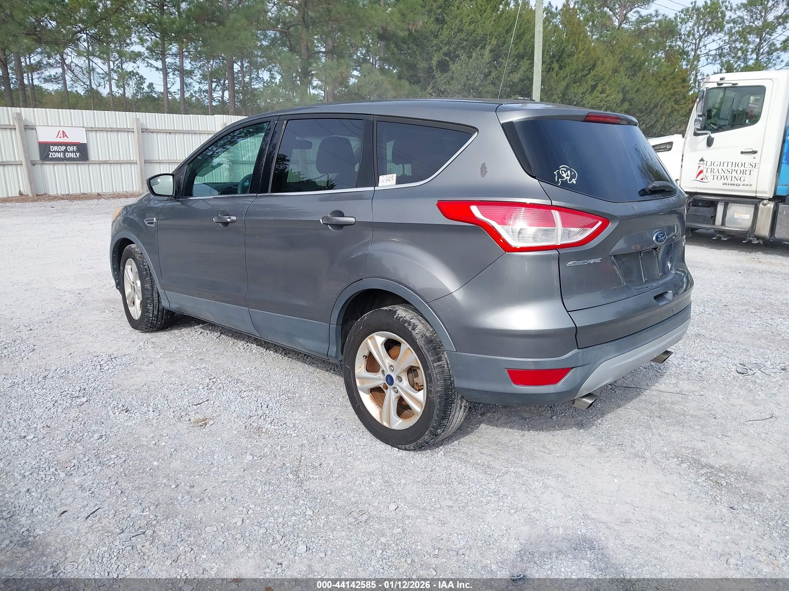FORD ESCAPE image 3