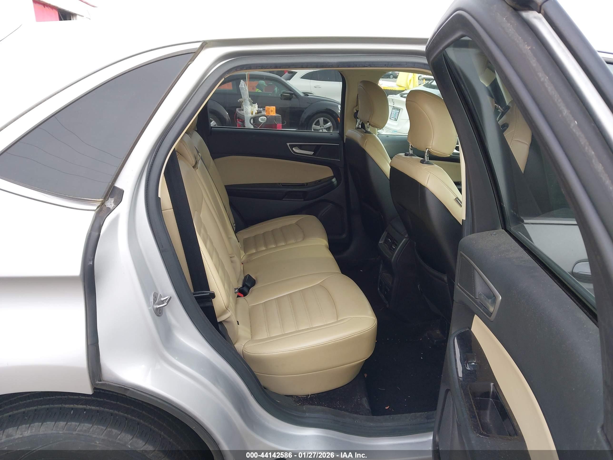 FORD EDGE image 8