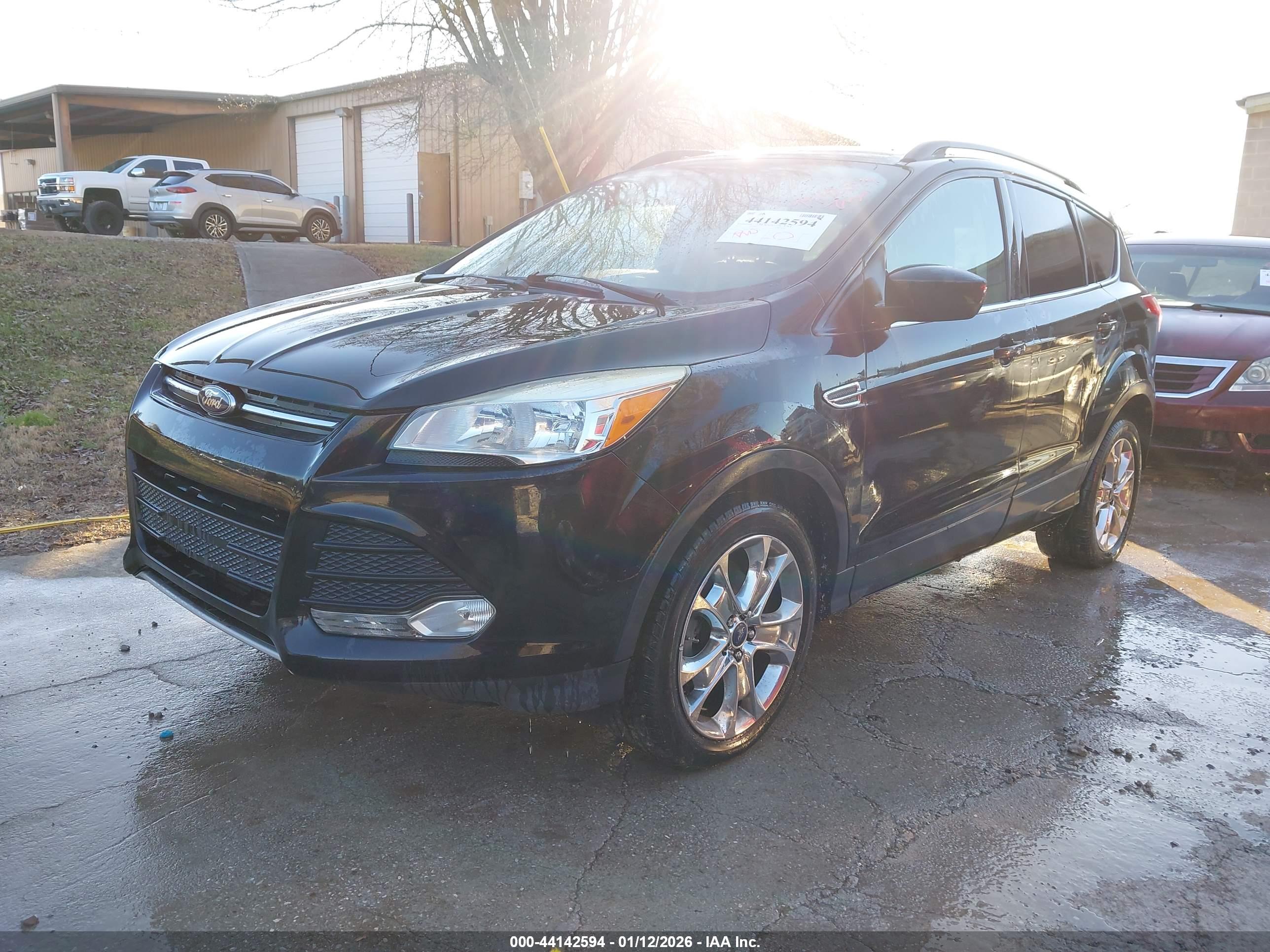 FORD ESCAPE image 2