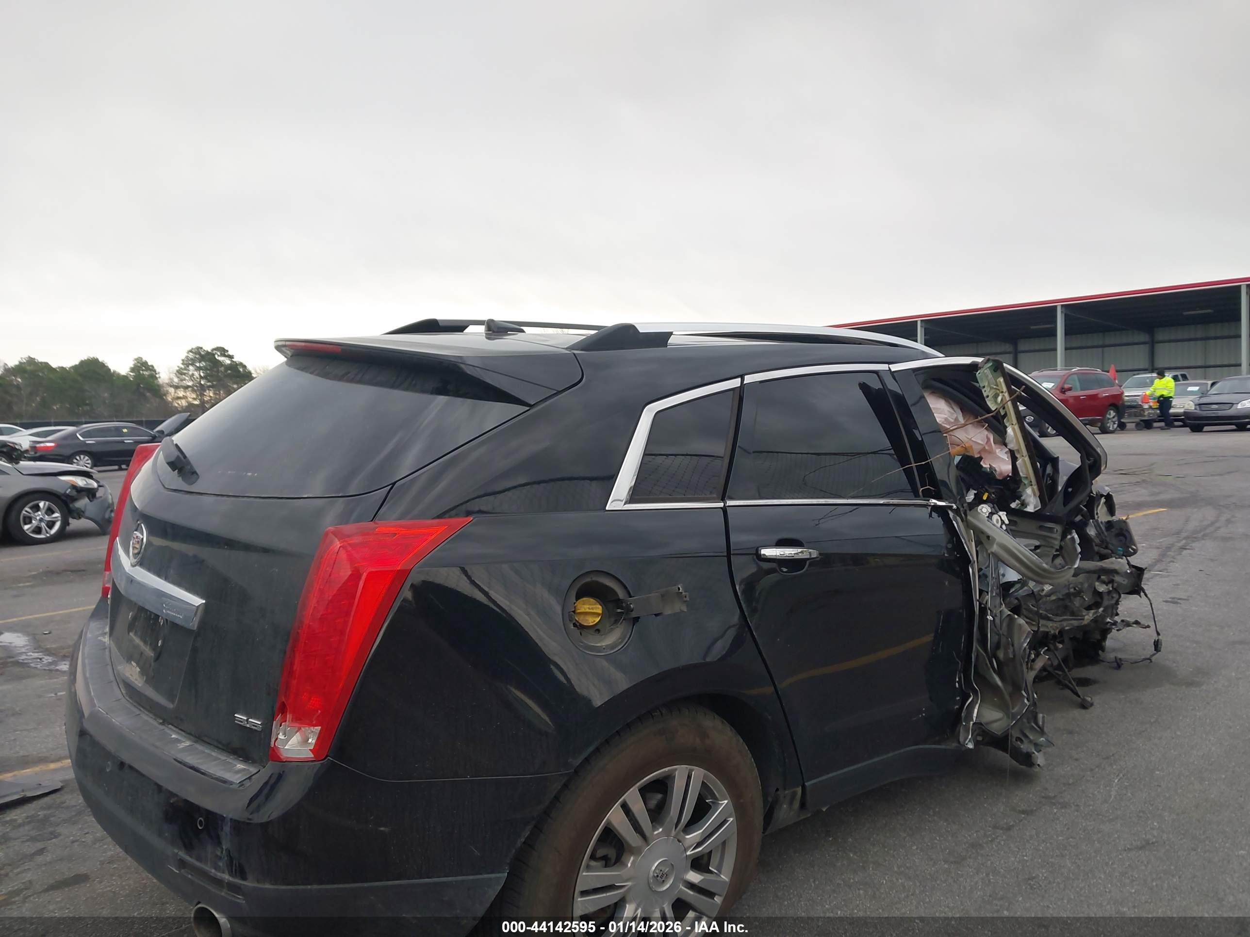CADILLAC SRX image 4