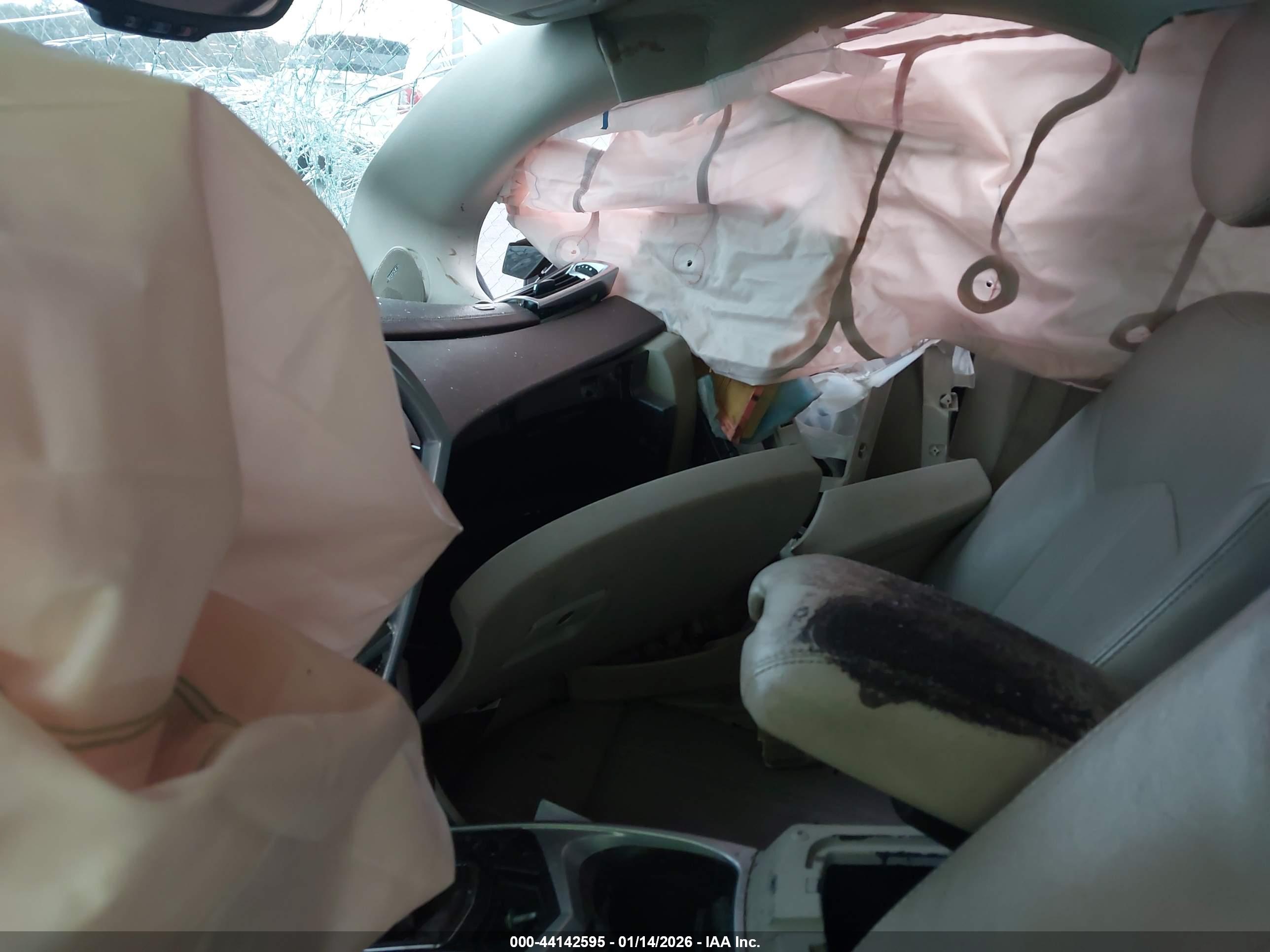 CADILLAC SRX image 5