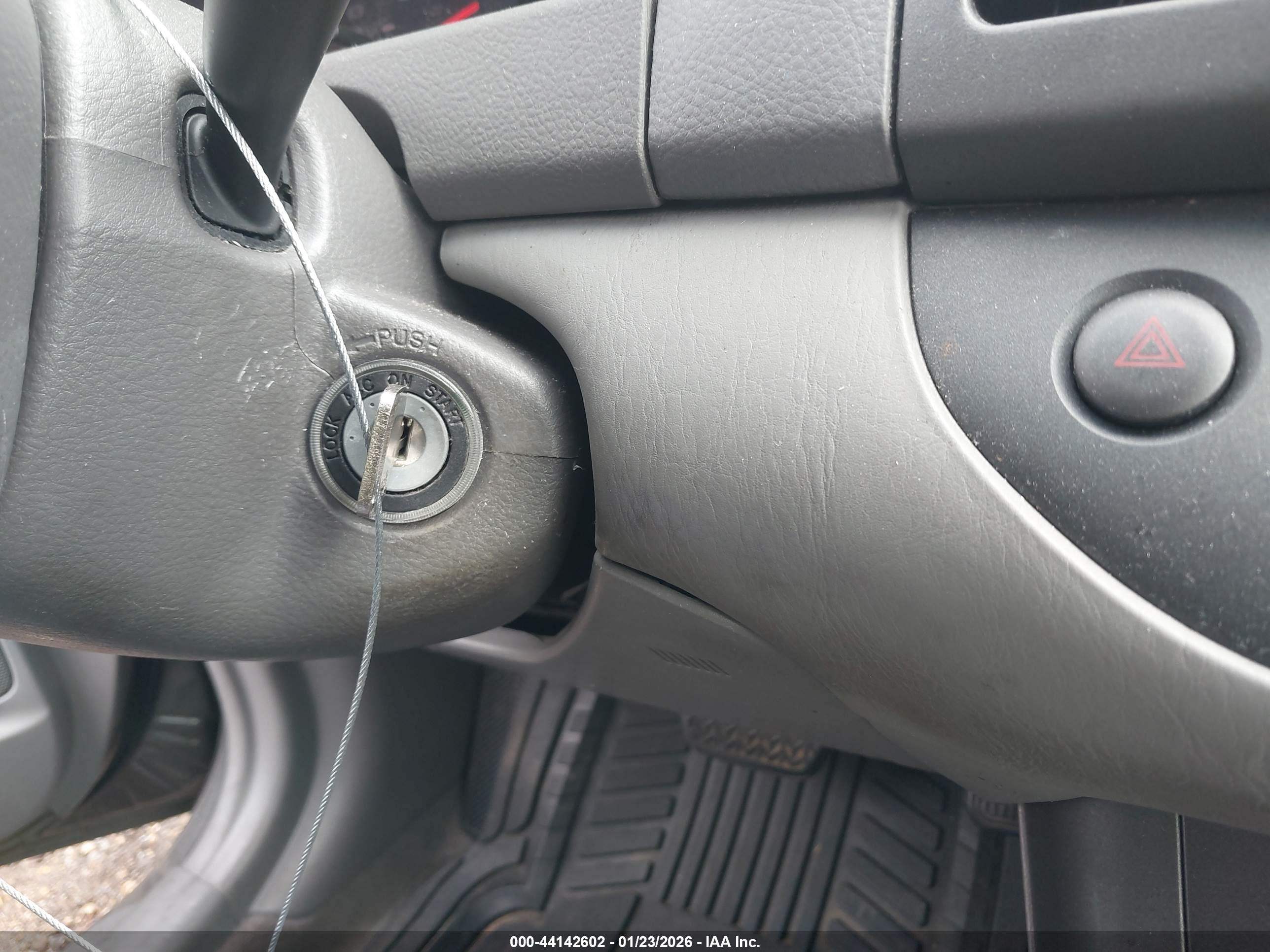 TOYOTA CAMRY image 11