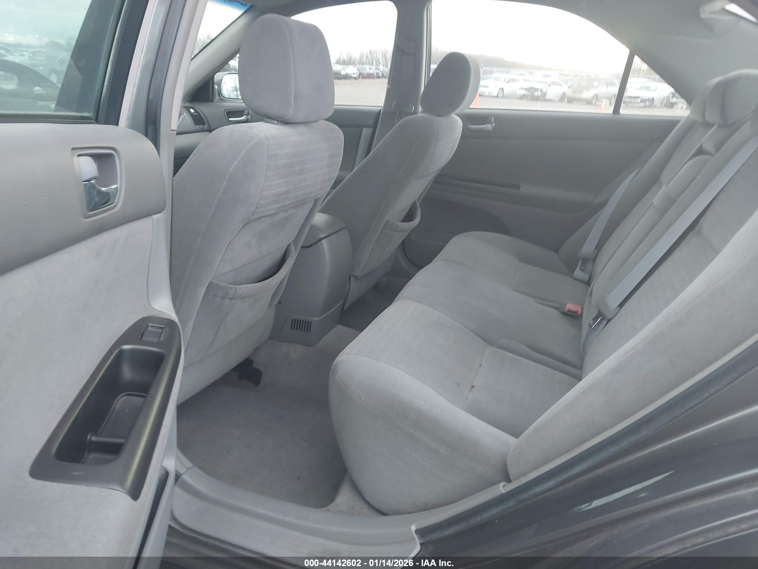 TOYOTA CAMRY image 8