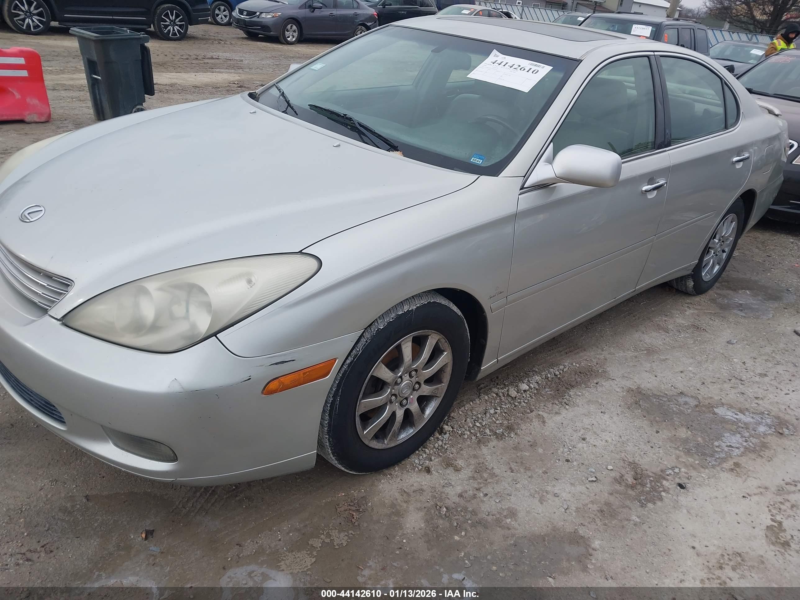 LEXUS ES image 2