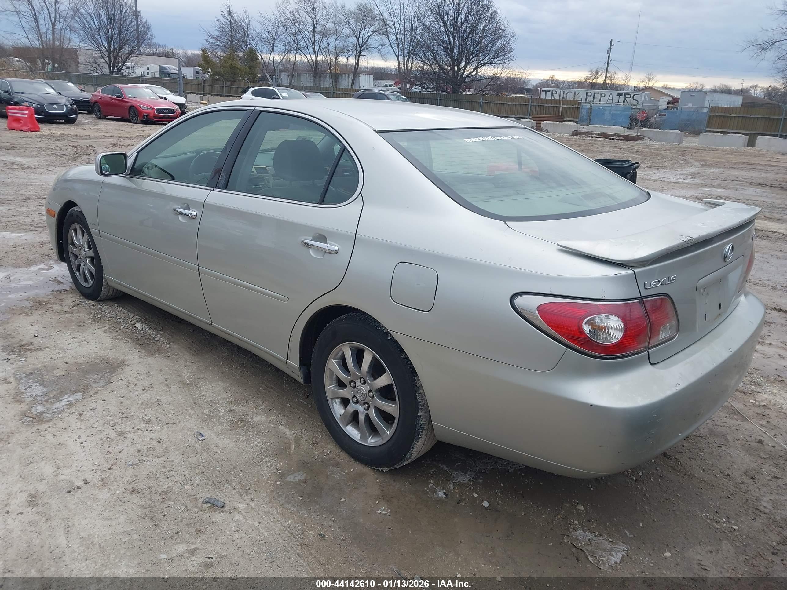 LEXUS ES image 3