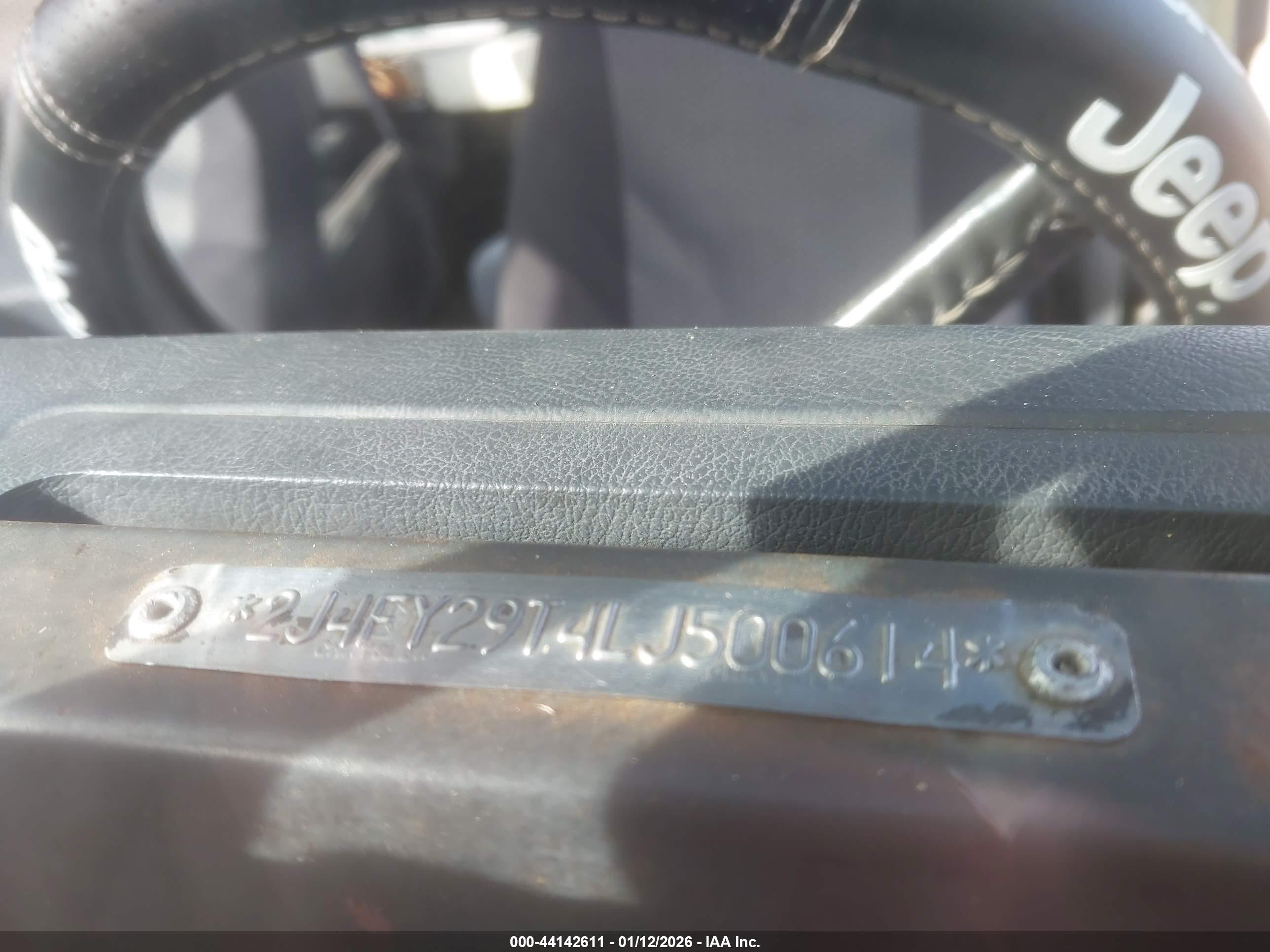 JEEP WRANGLER image 9