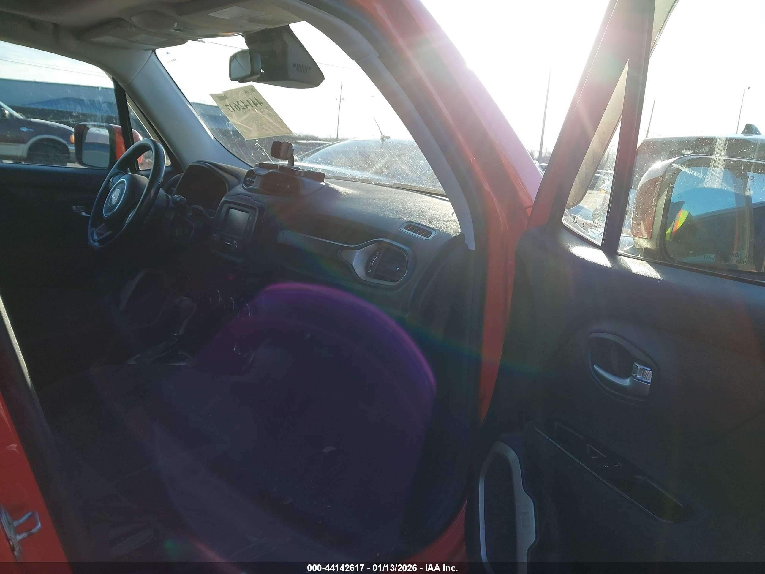 JEEP RENEGADE image 5