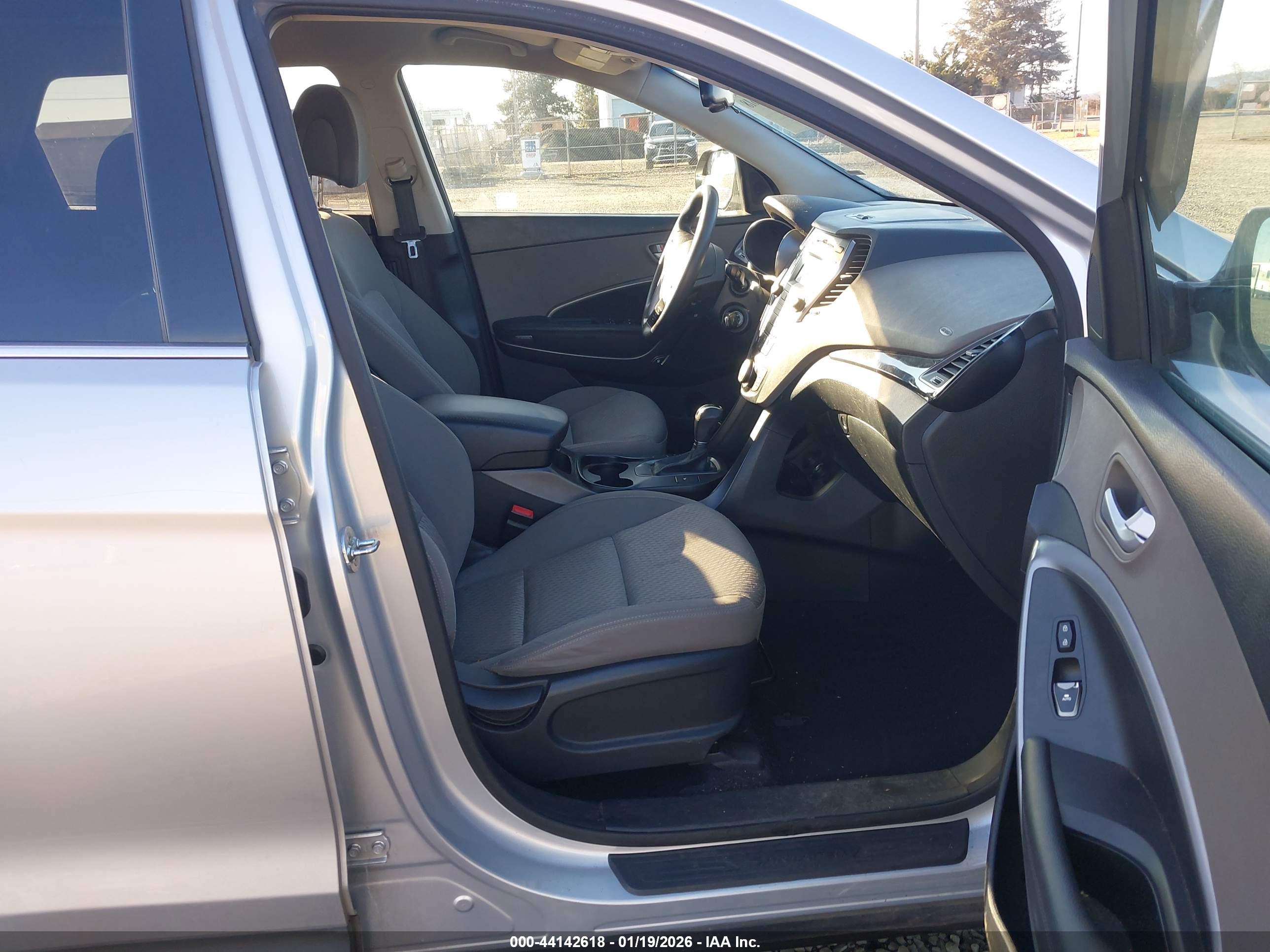HYUNDAI SANTA image 5