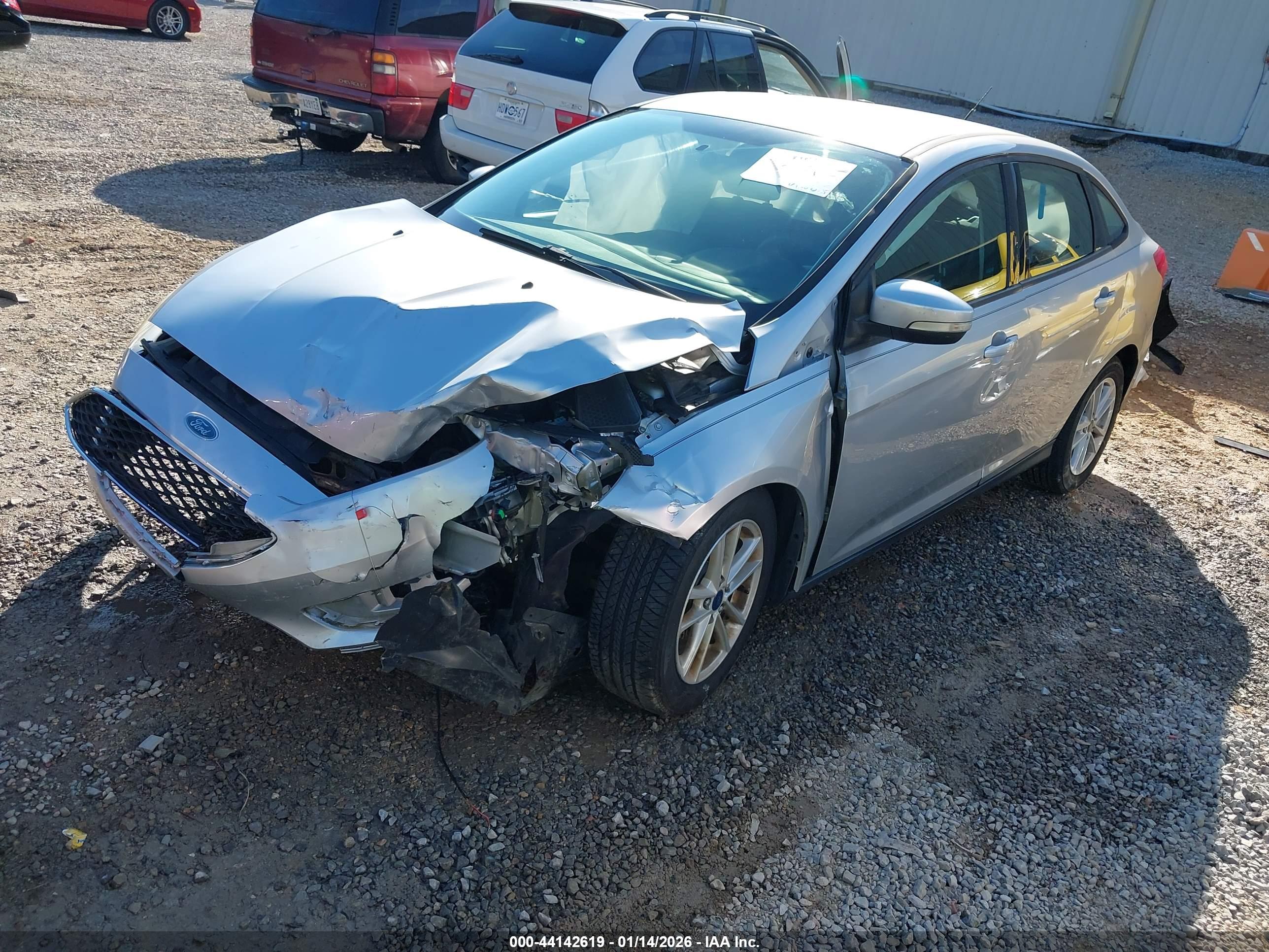 FORD FOCUS image 2