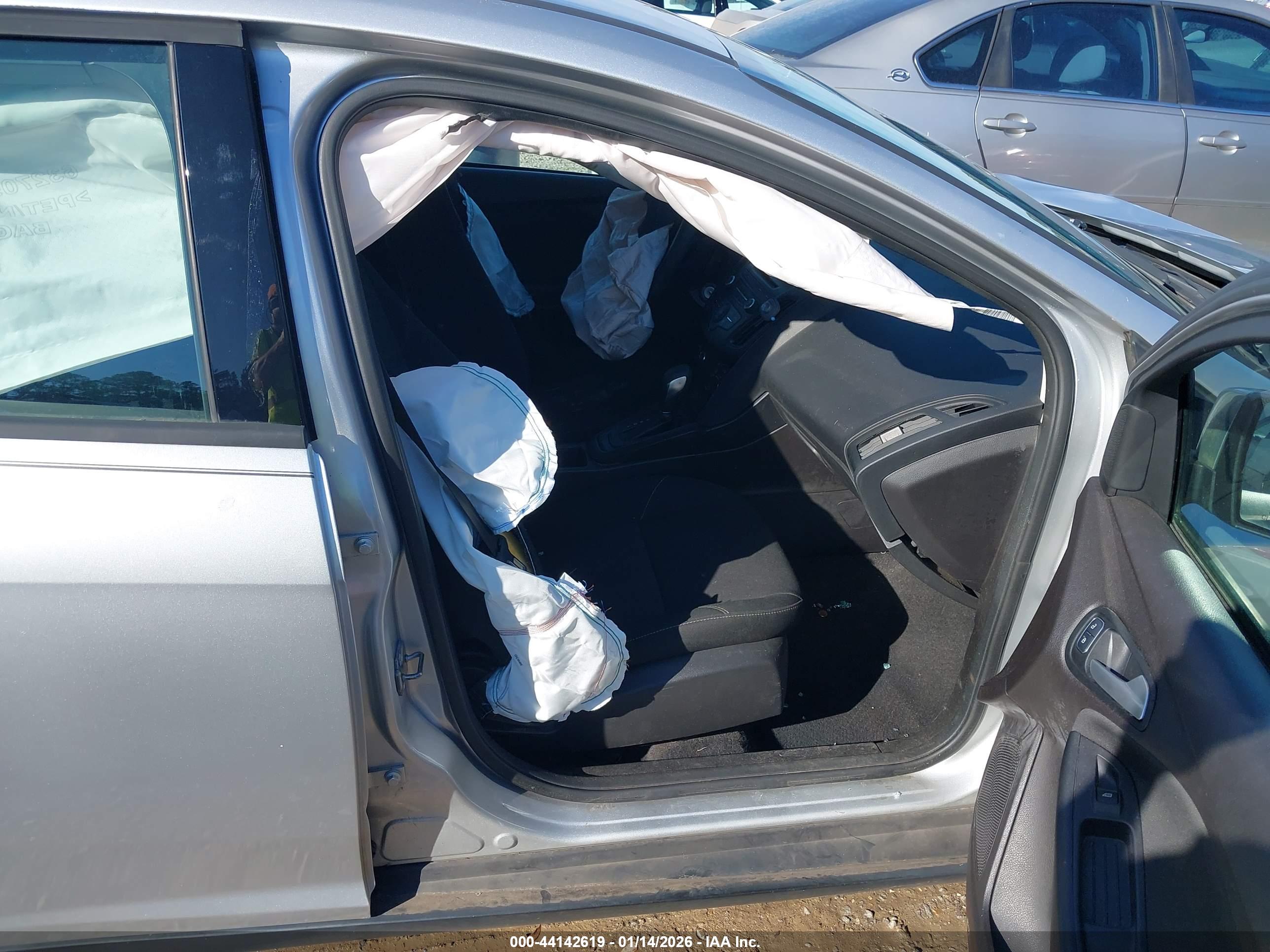 FORD FOCUS image 5