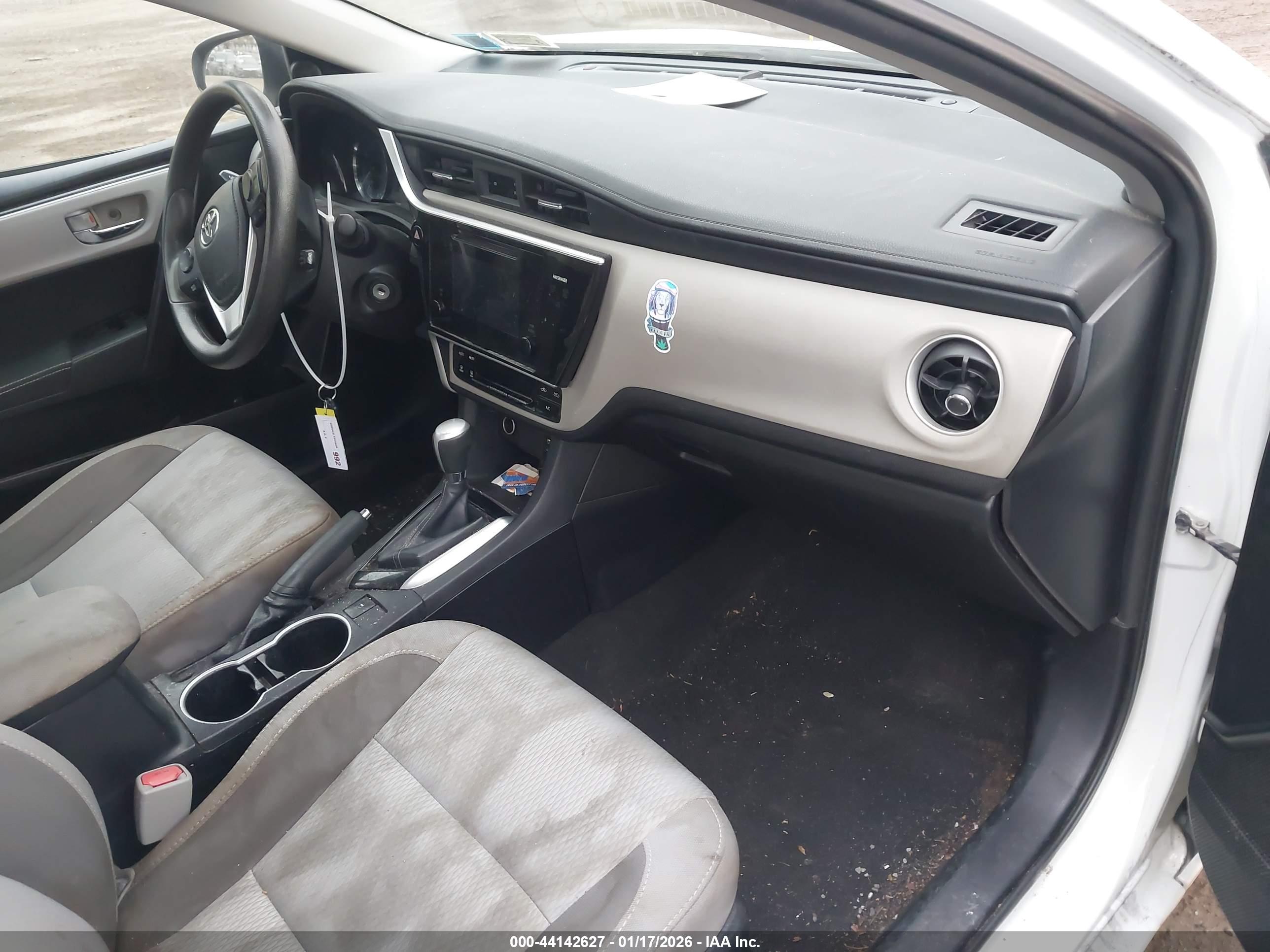 TOYOTA COROLLA image 5