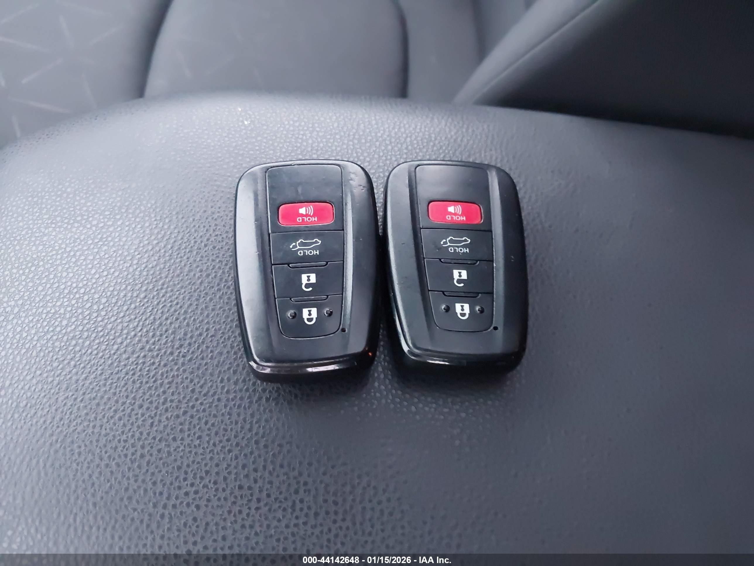 TOYOTA RAV4 image 11