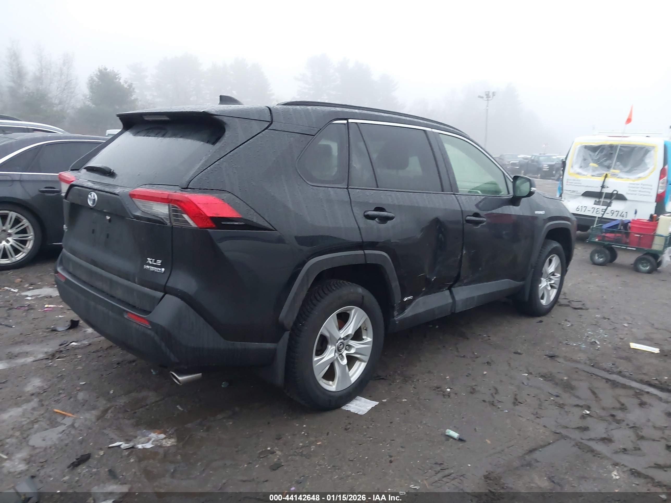 TOYOTA RAV4 image 4
