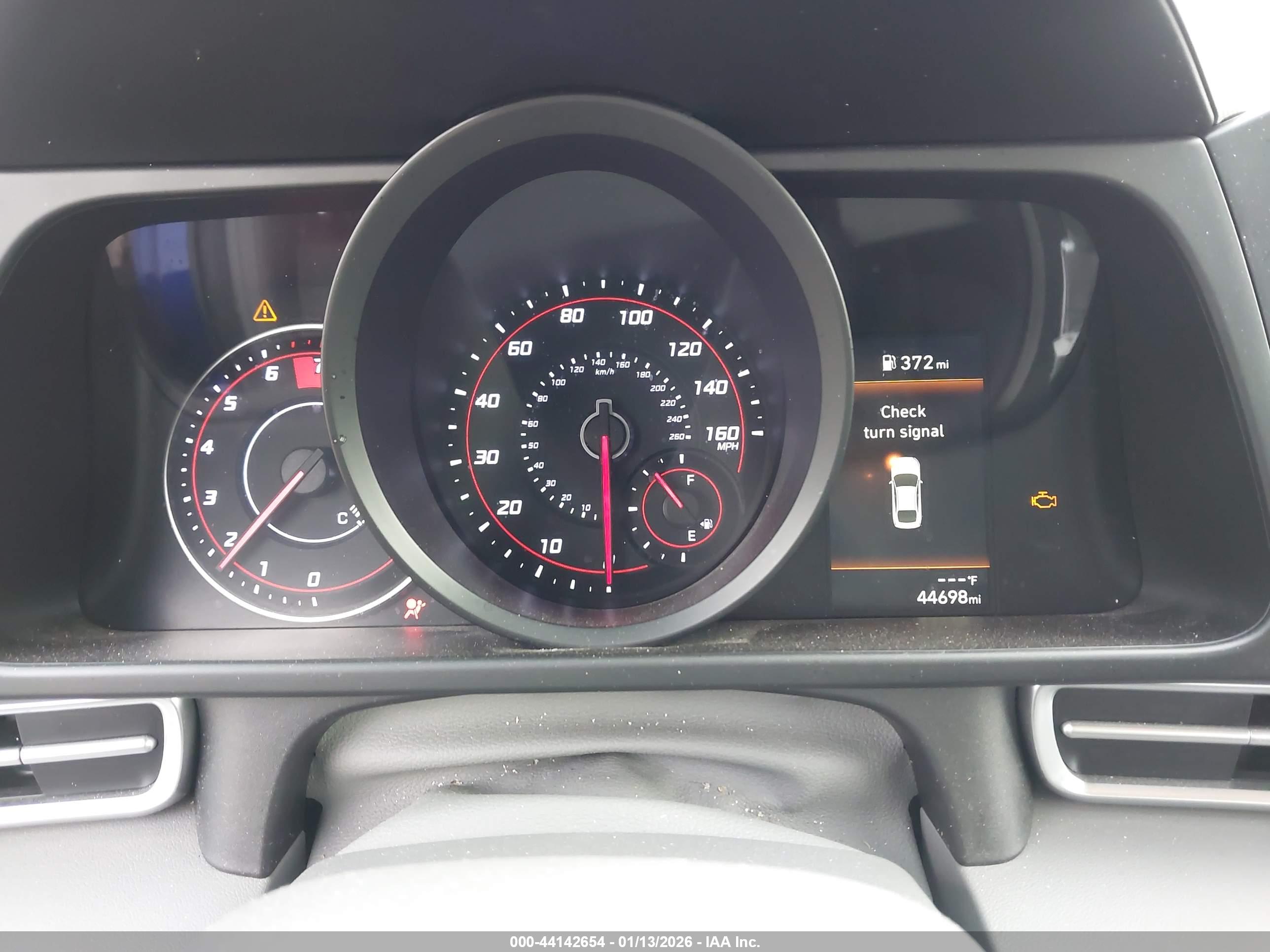 HYUNDAI ELANTRA image 7
