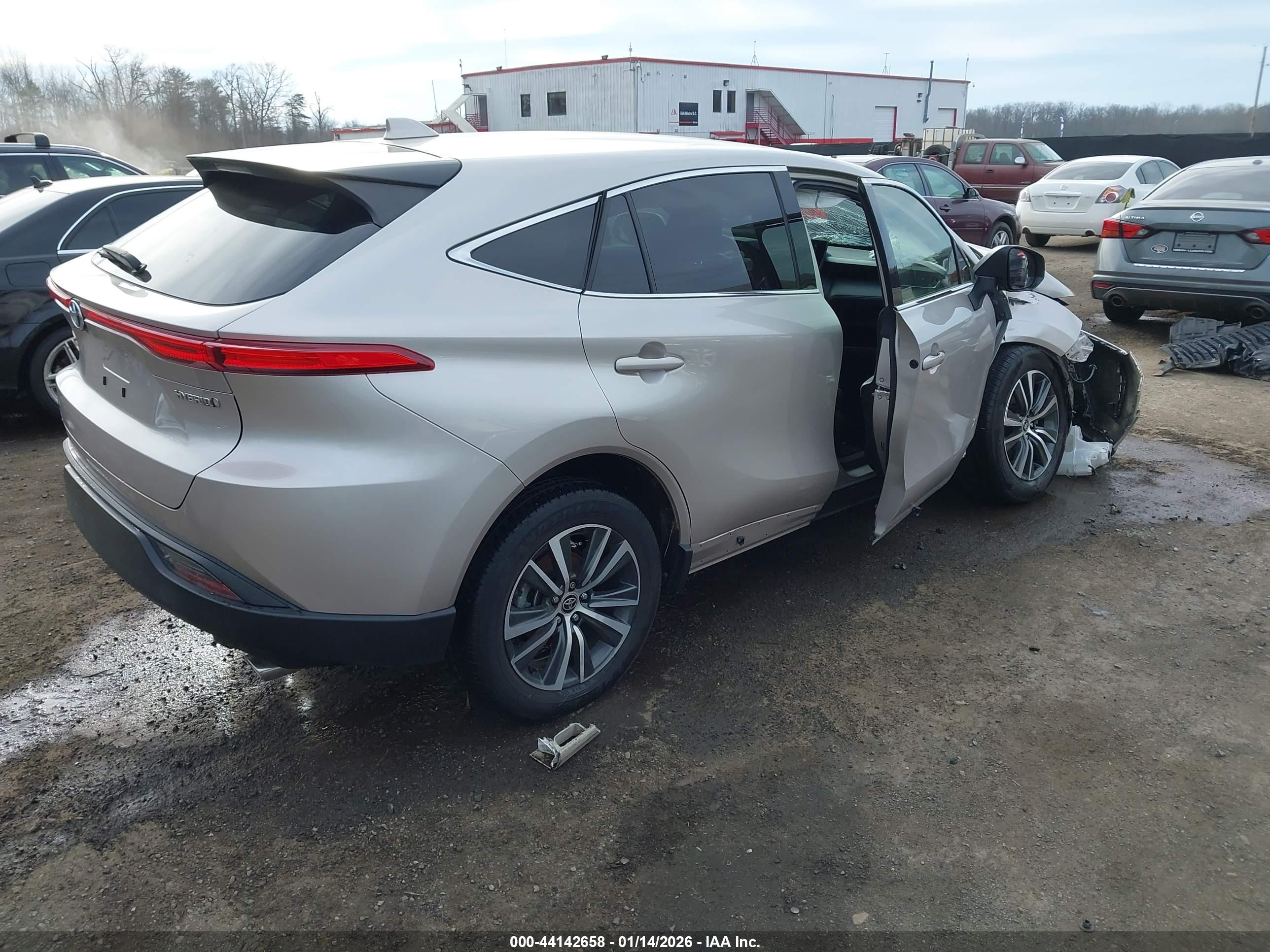 TOYOTA VENZA image 4