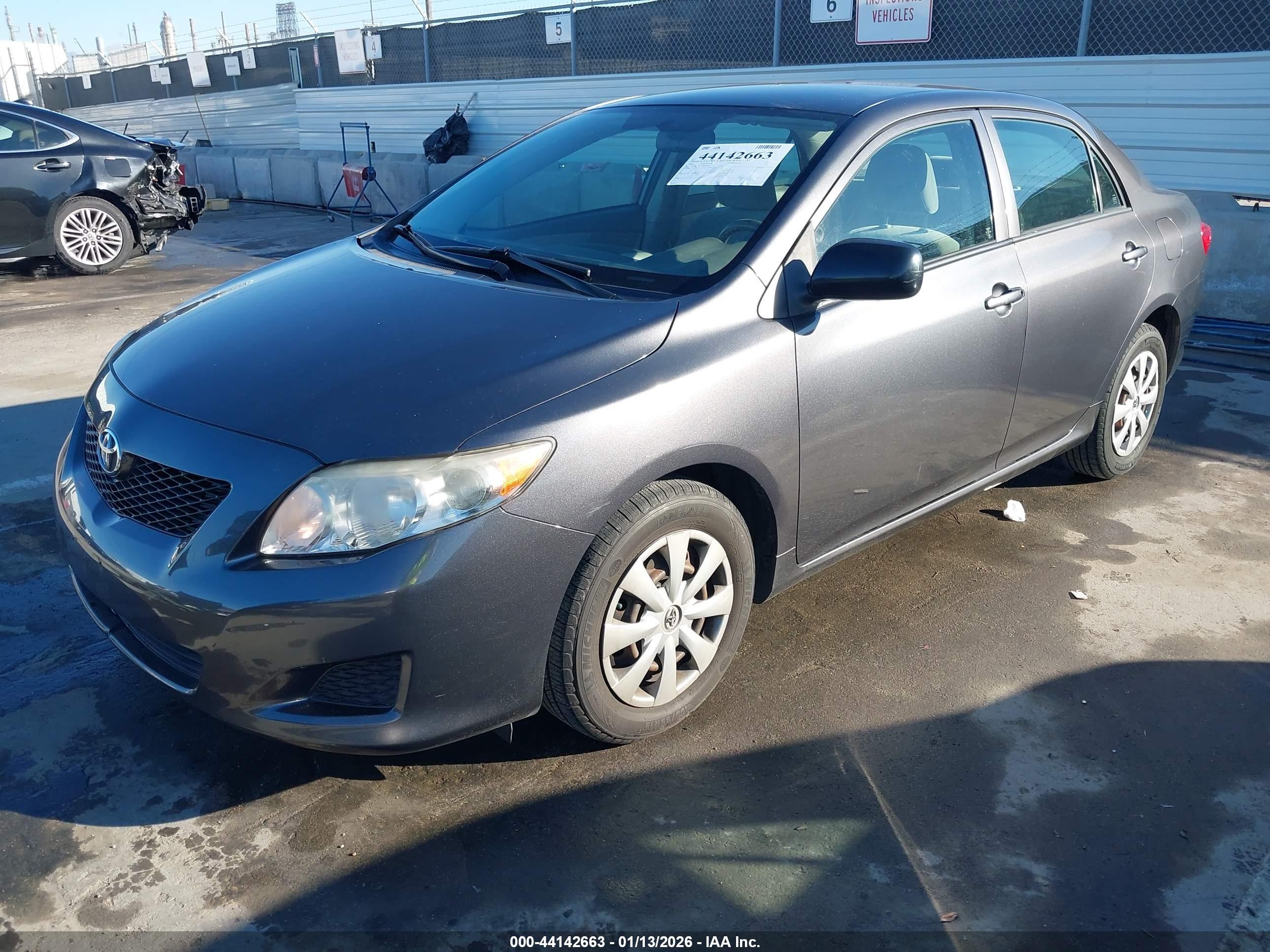 TOYOTA COROLLA image 2