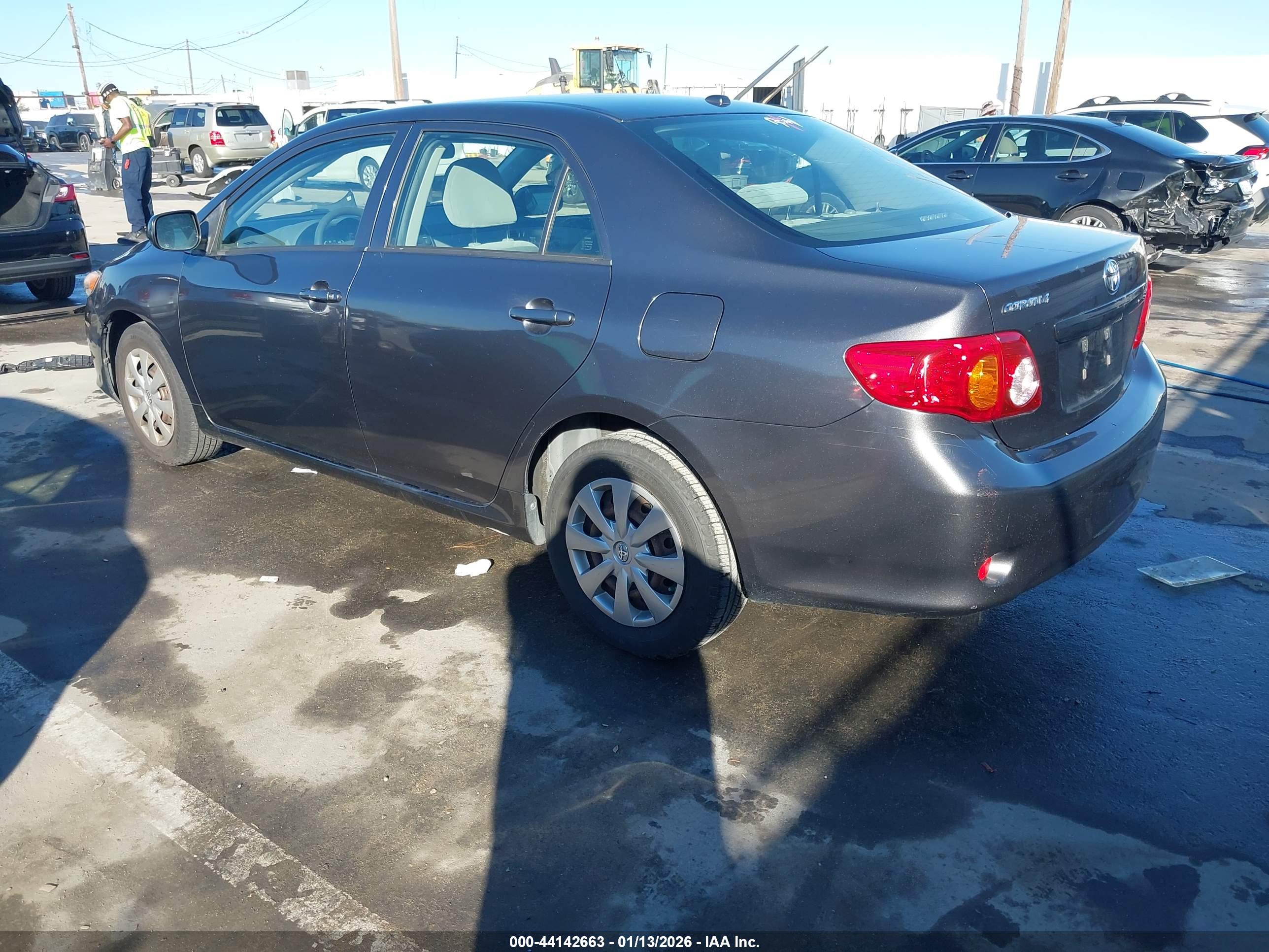 TOYOTA COROLLA image 3