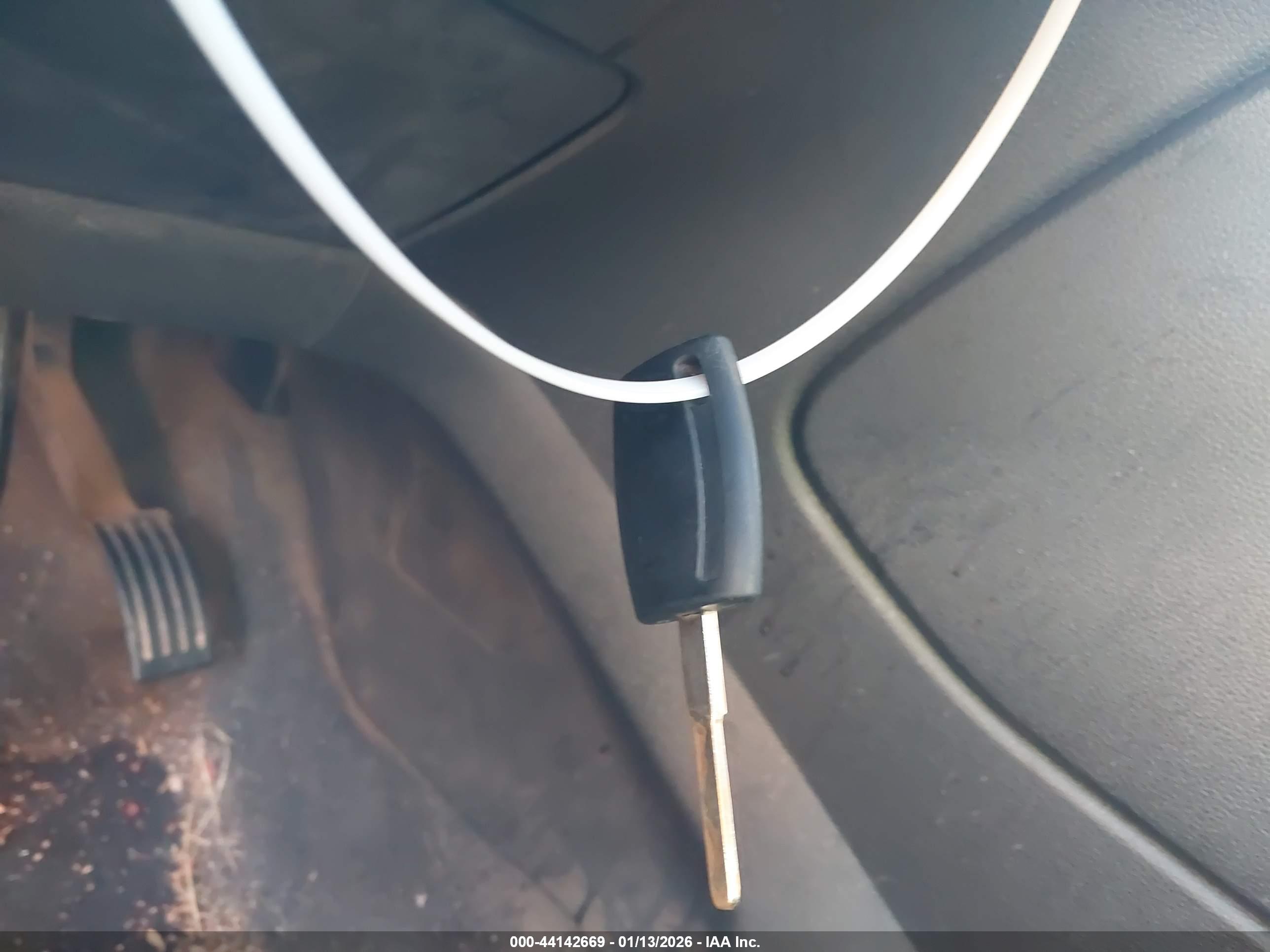 FORD ESCAPE image 11