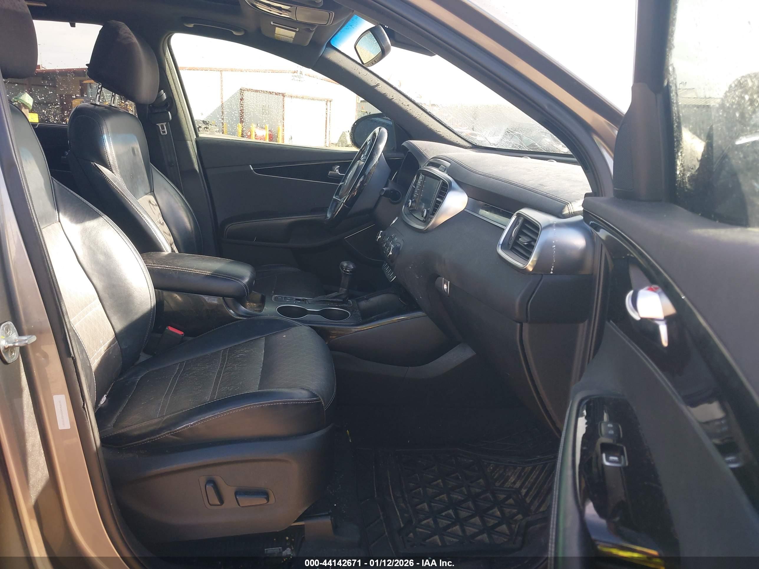 KIA SORENTO image 5
