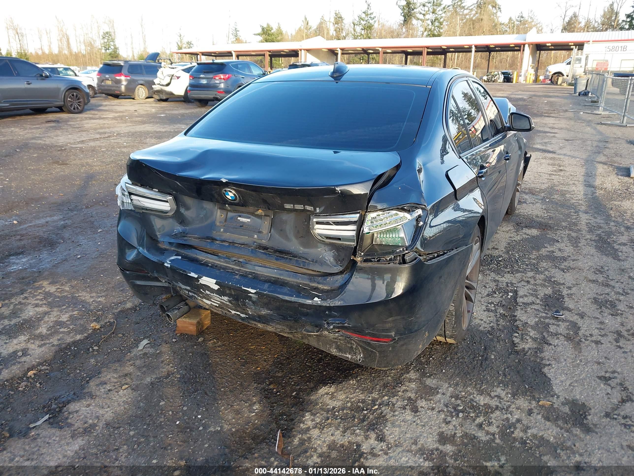 BMW 328I image 4