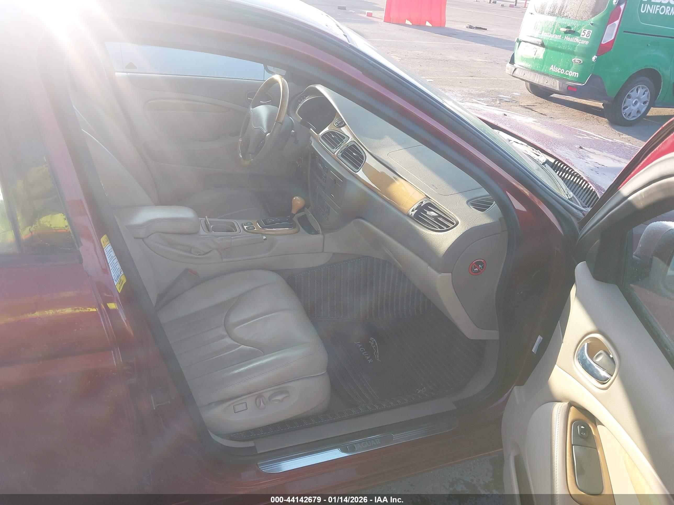 JAGUAR S-TYPE image 5