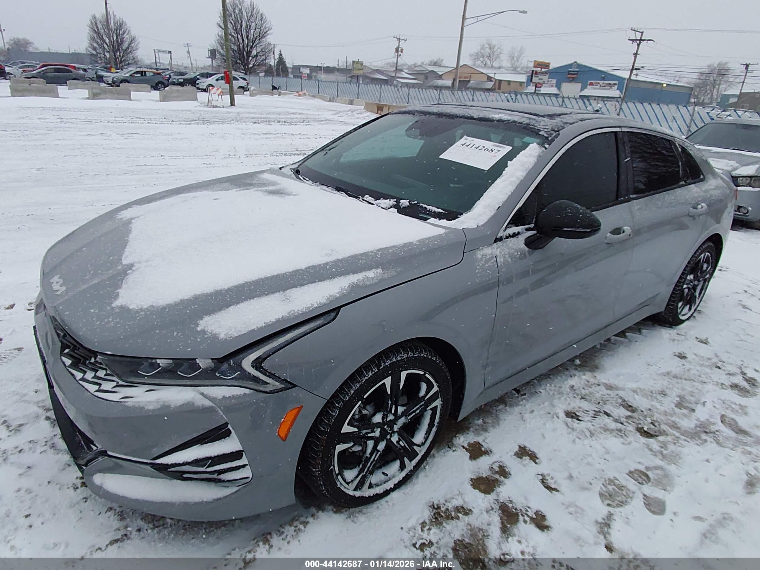 KIA K5 image 2