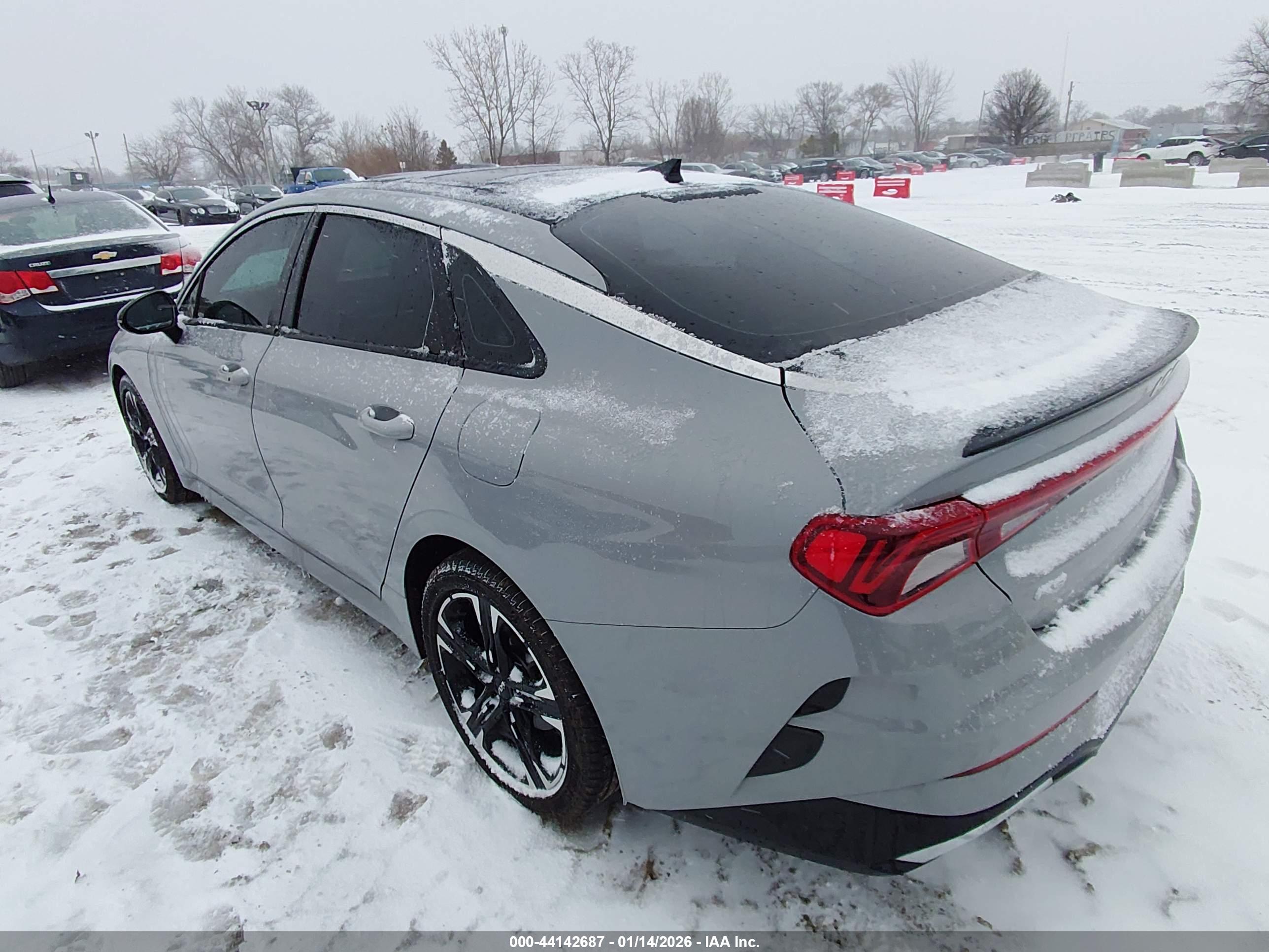KIA K5 image 3