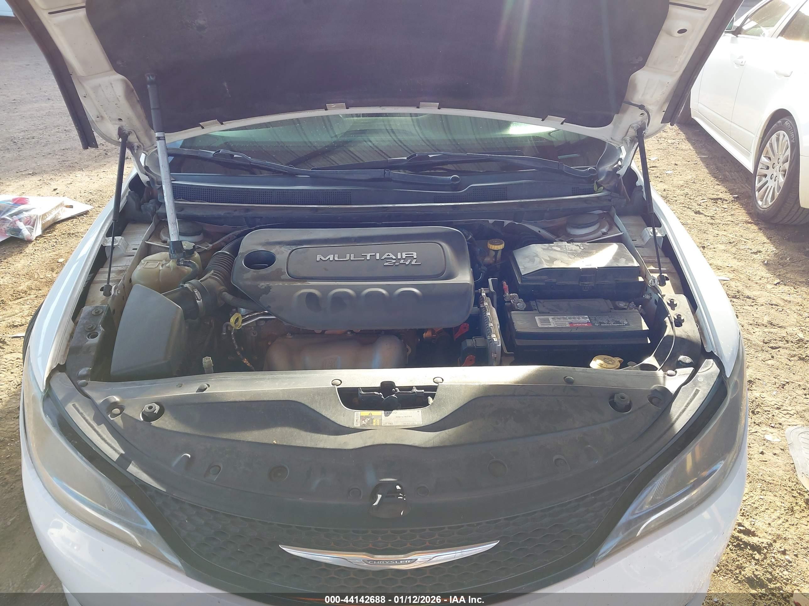 CHRYSLER 200 image 10
