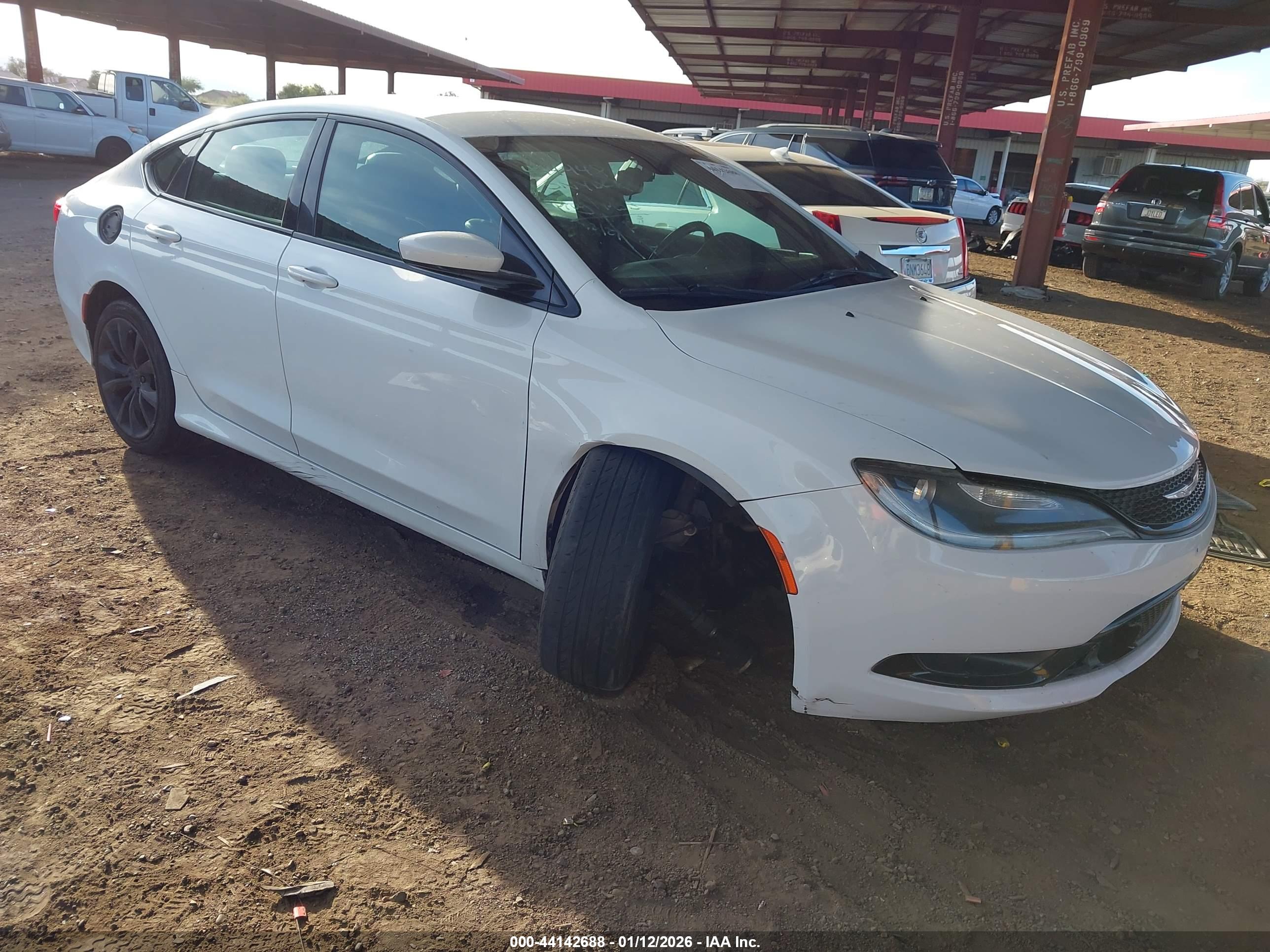 CHRYSLER 200 image 6