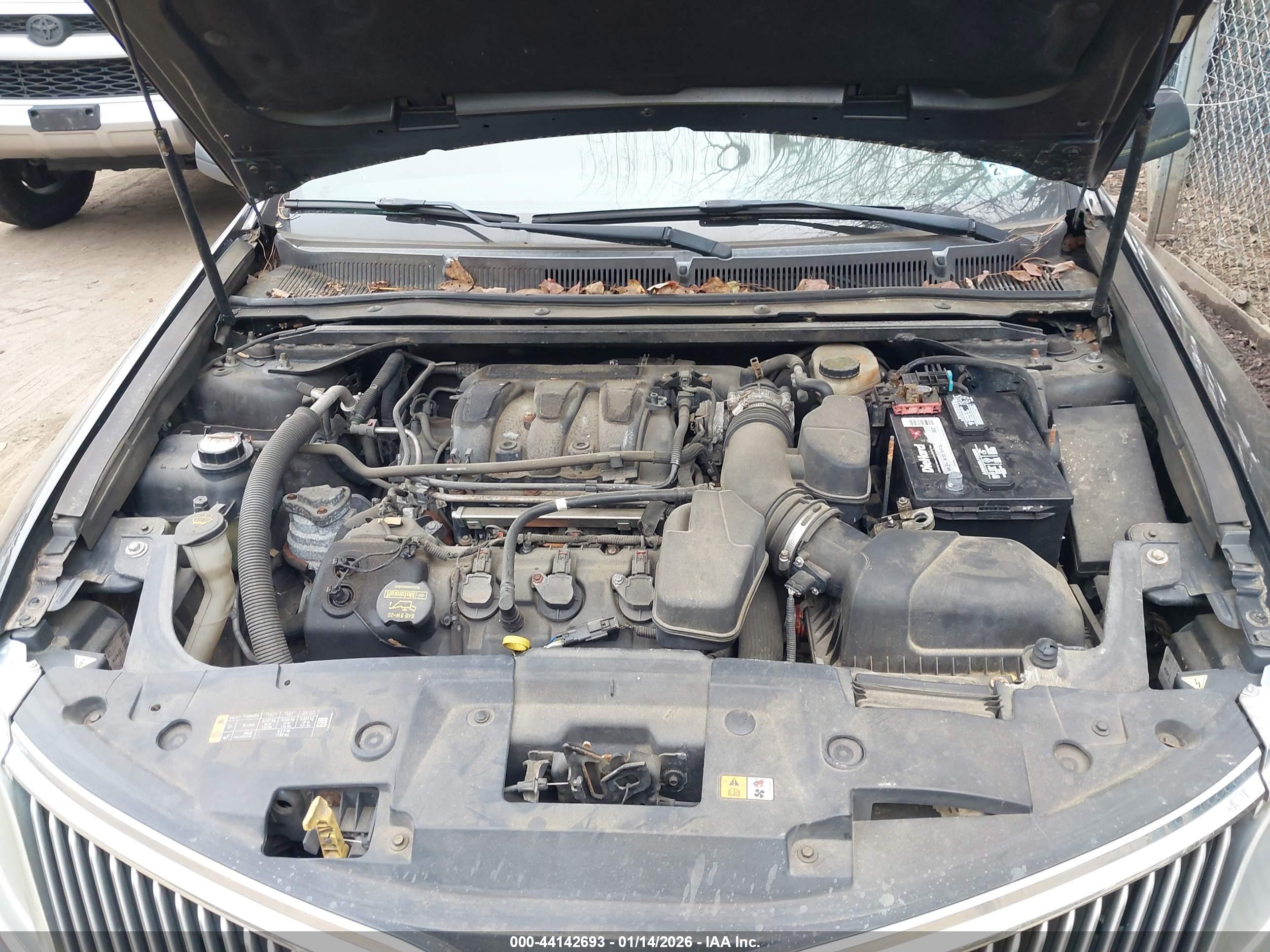 LINCOLN MKS image 10