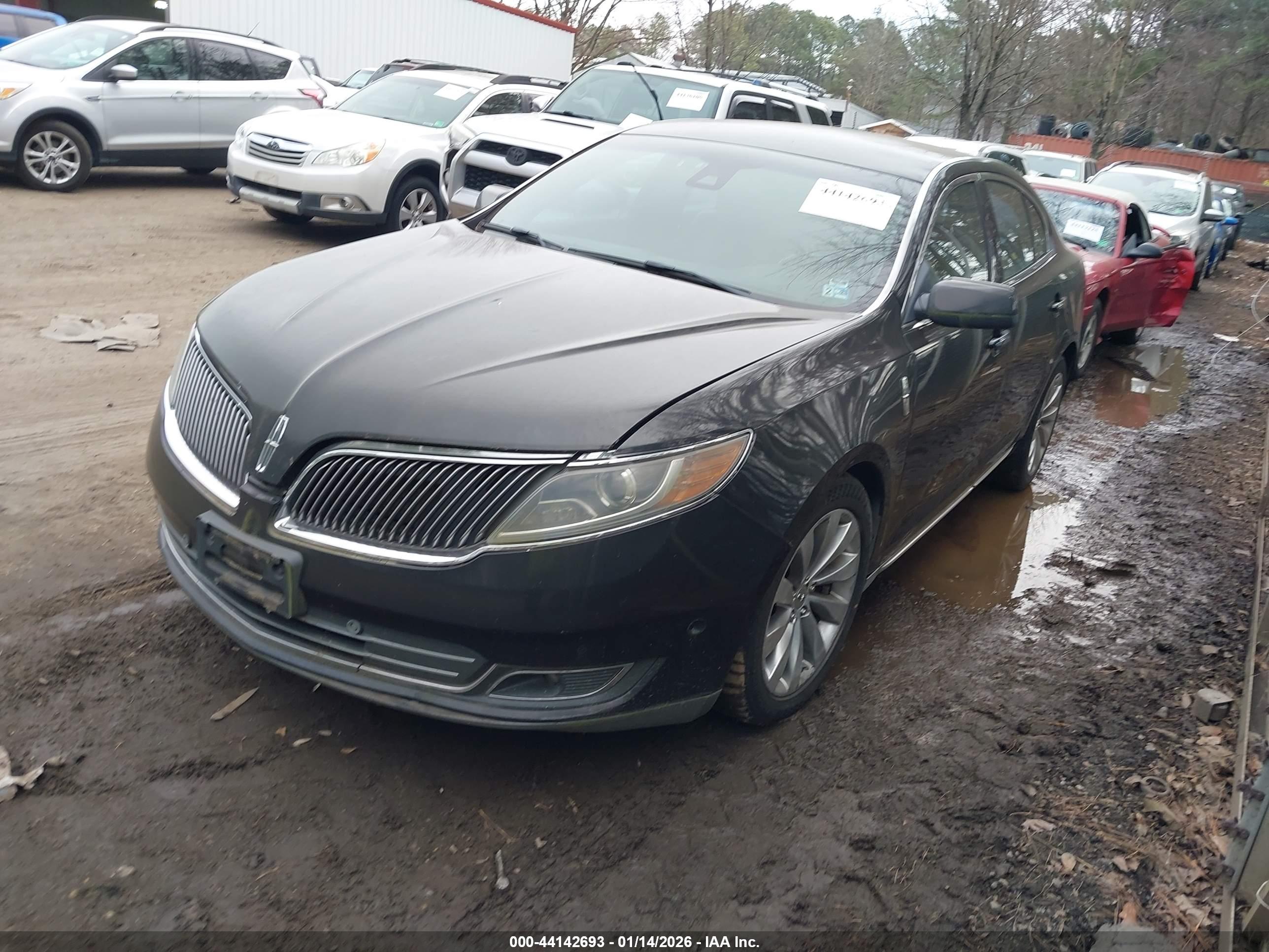 LINCOLN MKS image 2