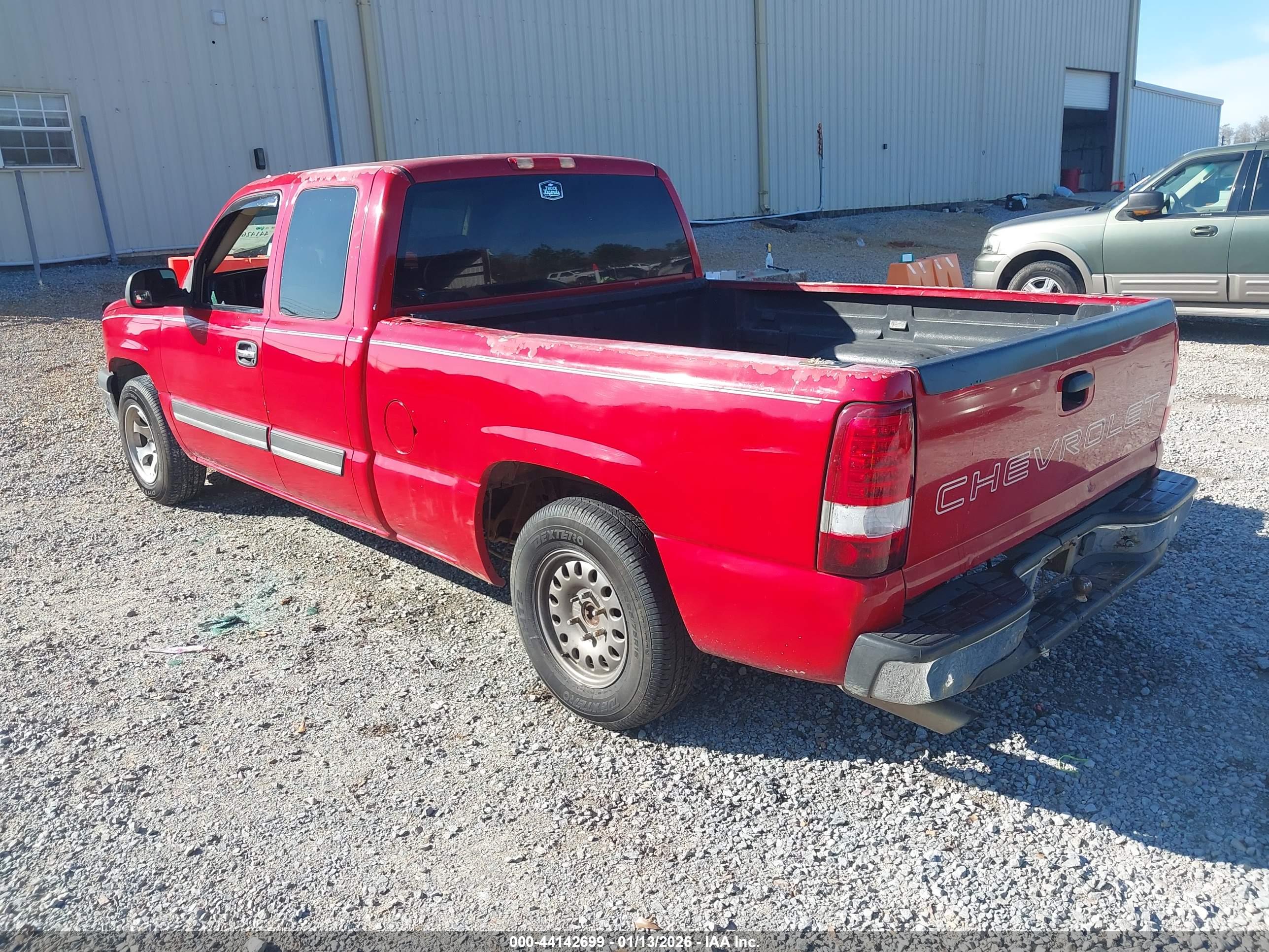 CHEVROLET SILVERADO image 3