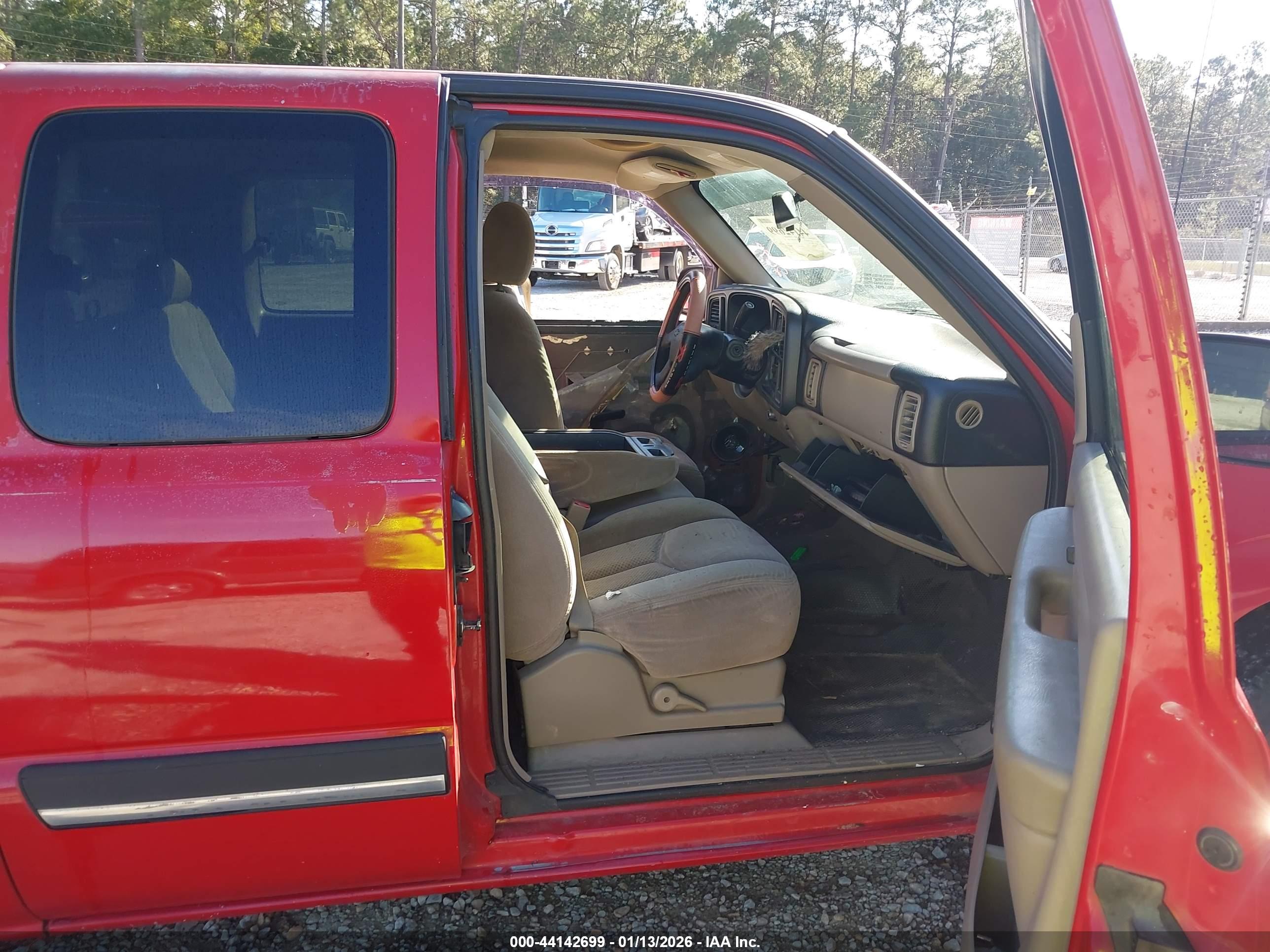 CHEVROLET SILVERADO image 5
