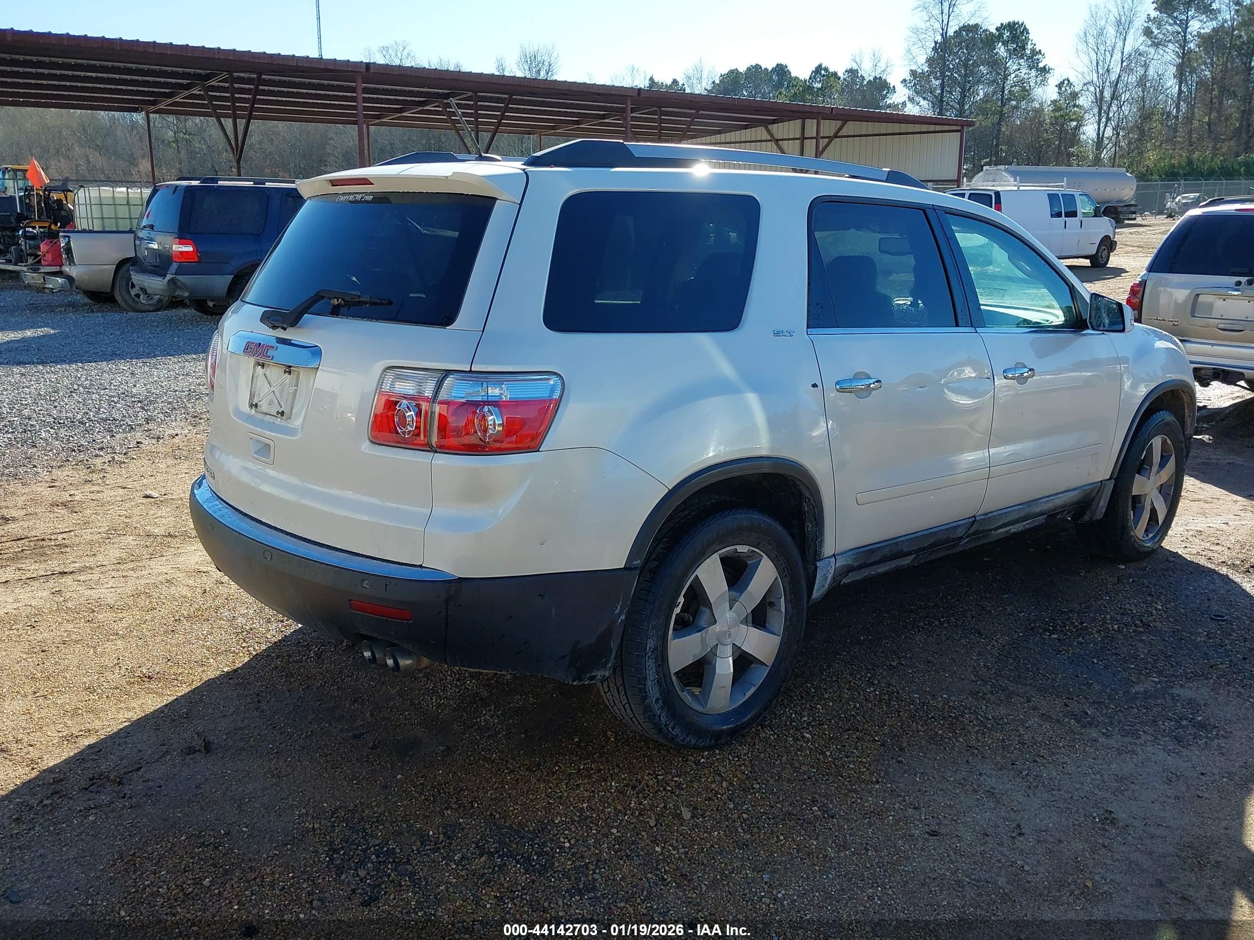 GMC ACADIA image 4